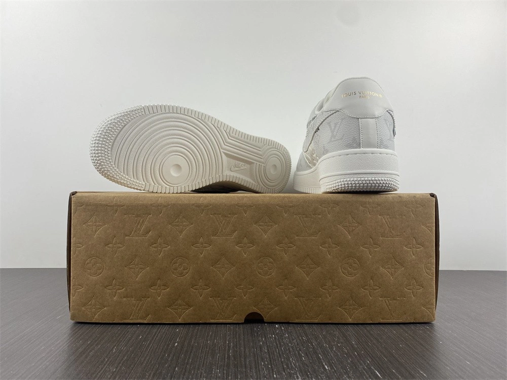 Lwe  Nike 