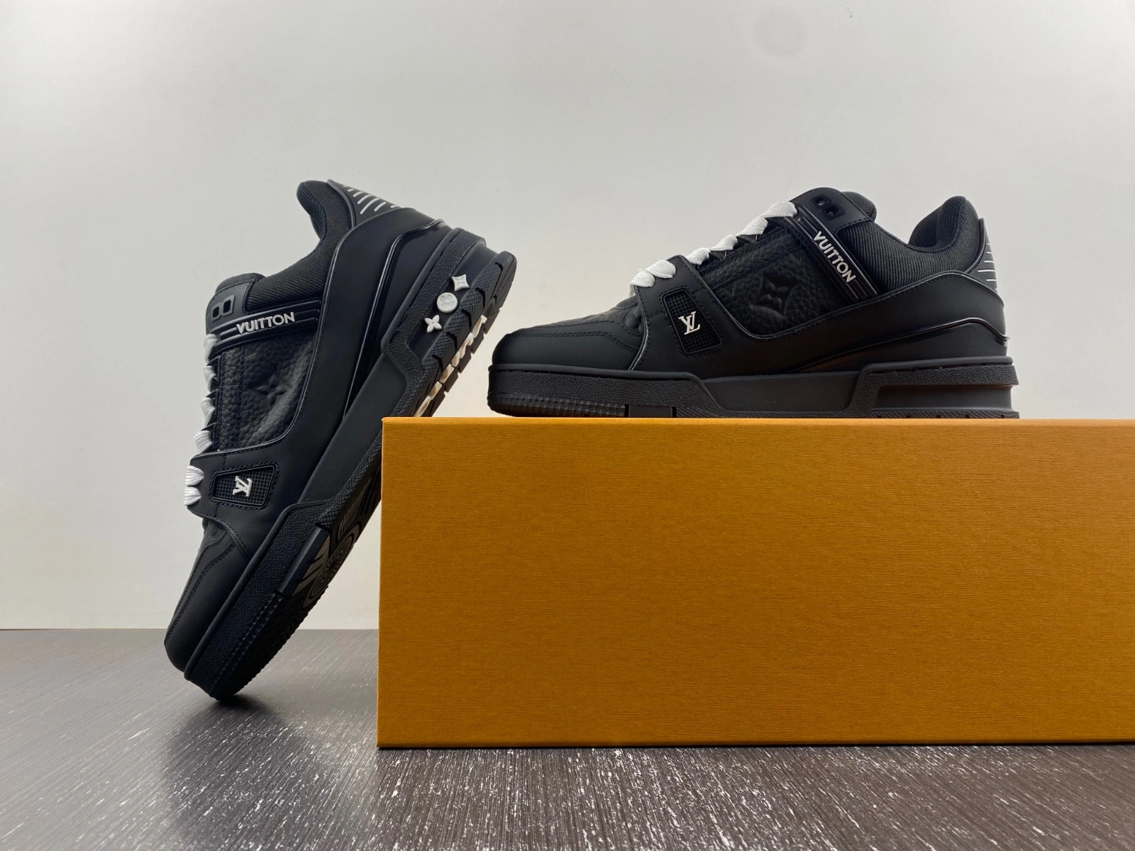 Lwe sneakers