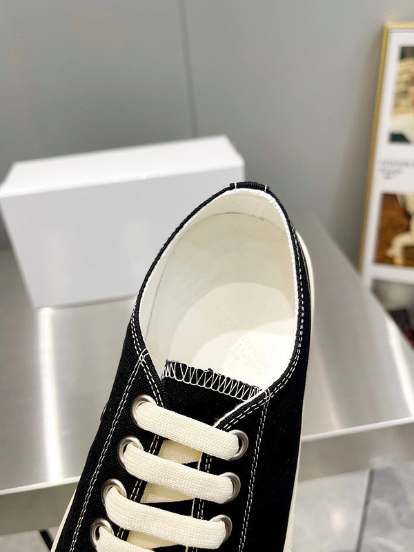 MM6 tabi  Sneaker with letters