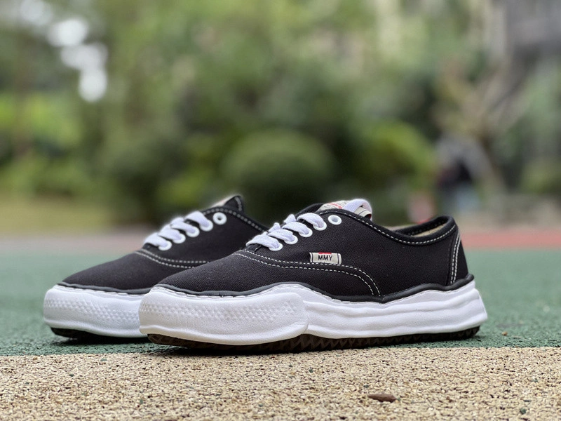 MMY Sneaker  0057