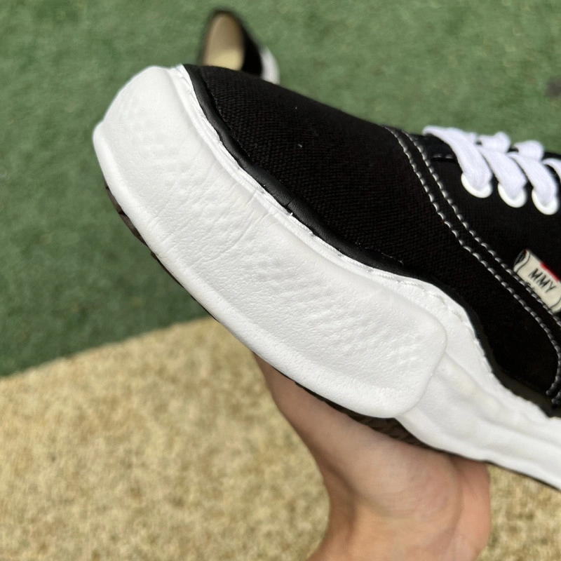 MMY Sneaker  0057