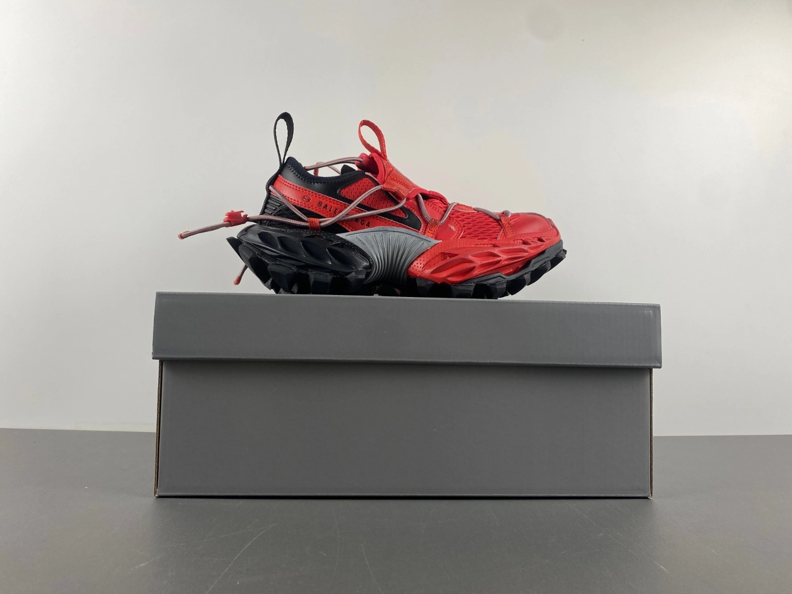 Men's Hike Sneaker in Red black
