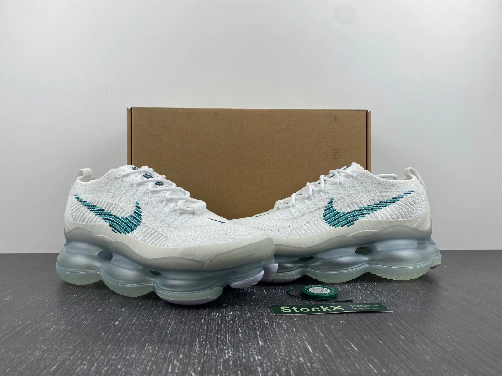 NIKE Air Max Scorpion Flyknit DJ4701 100