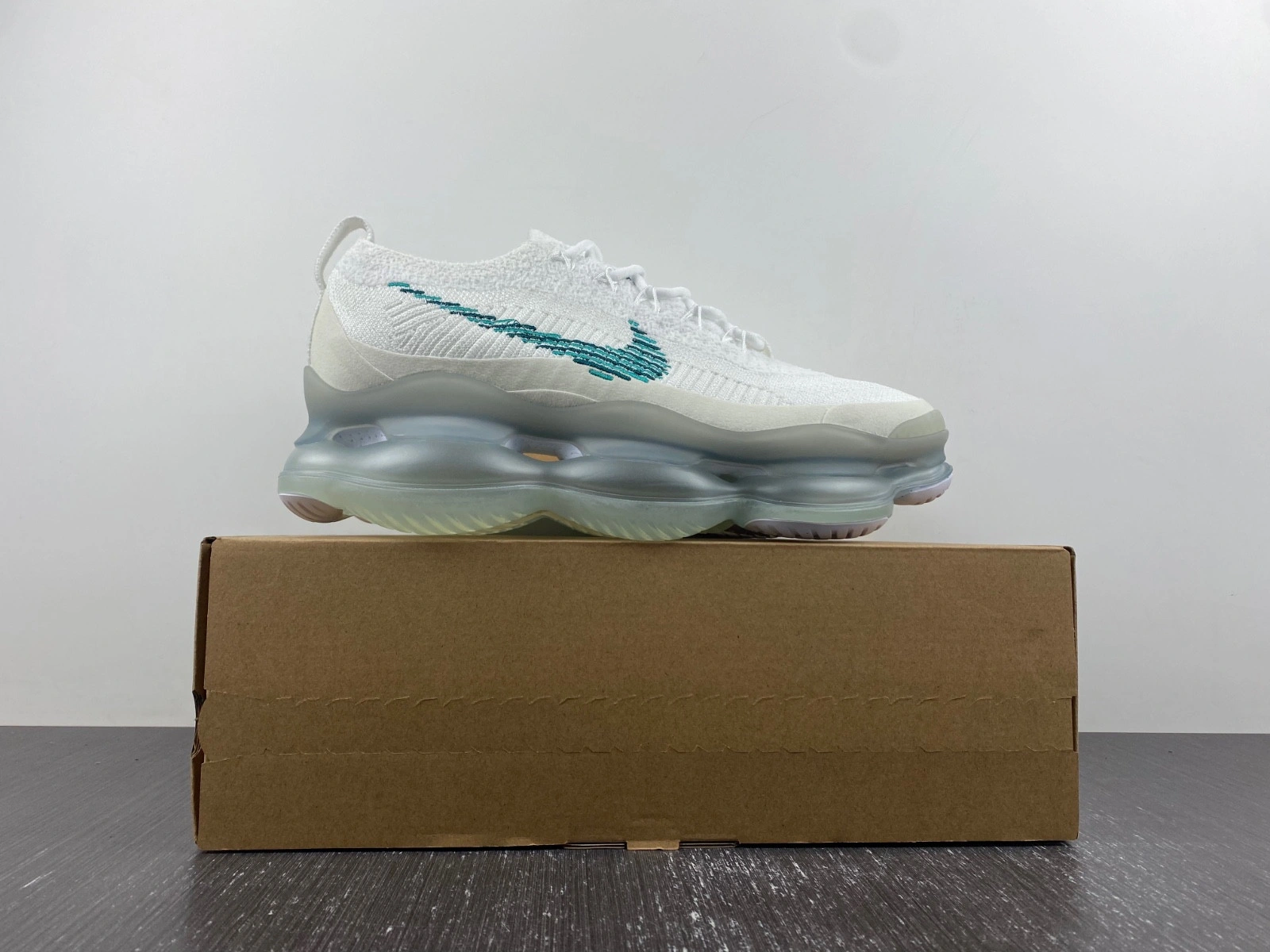 NIKE Air Max Scorpion Flyknit DJ4701 100