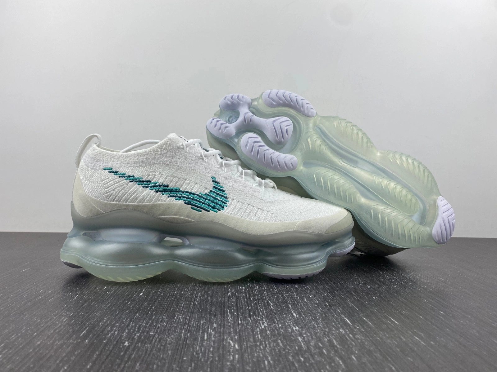 NIKE Air Max Scorpion Flyknit DJ4701 100