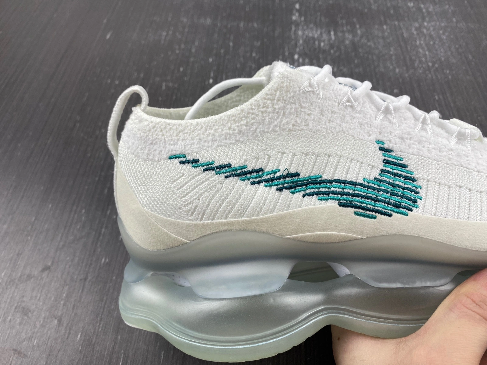 NIKE Air Max Scorpion Flyknit DJ4701 100