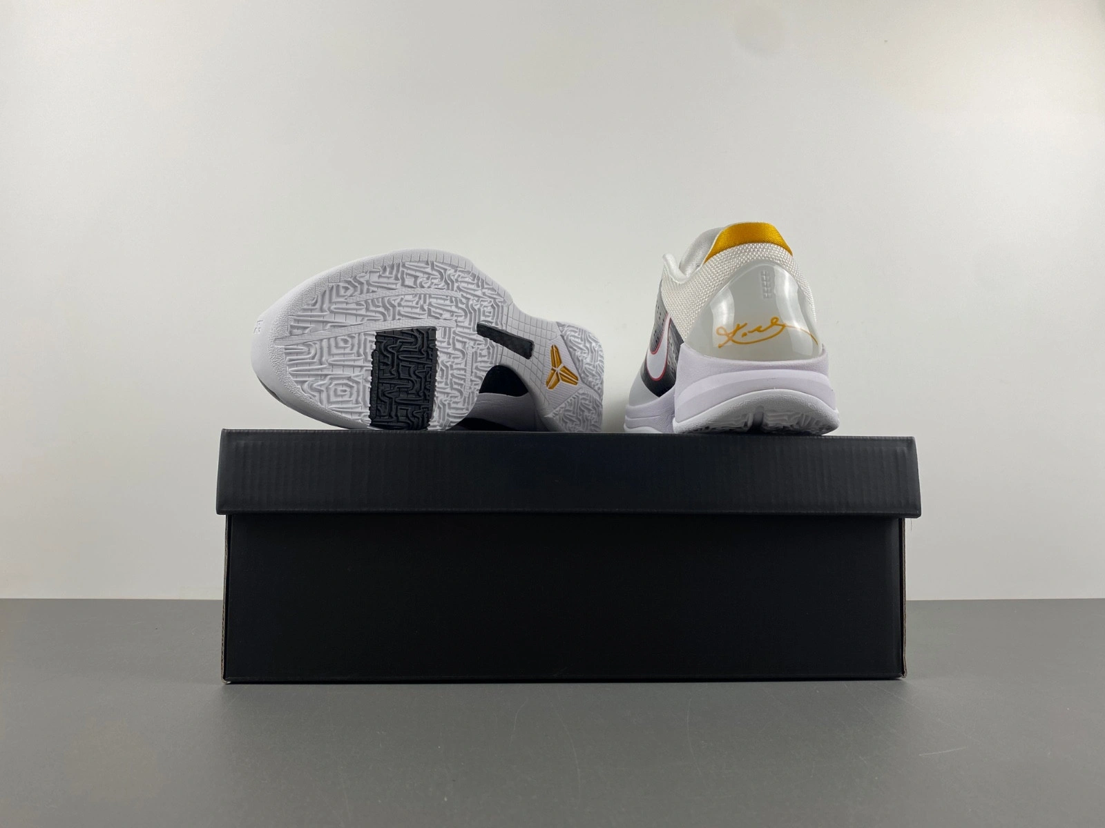 NIKE KOBE 5 PROTRO ALTERNATE BRUCE LEE CD4991-101