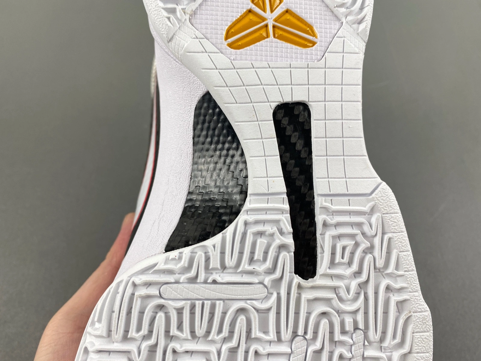 NIKE KOBE 5 PROTRO ALTERNATE BRUCE LEE CD4991-101