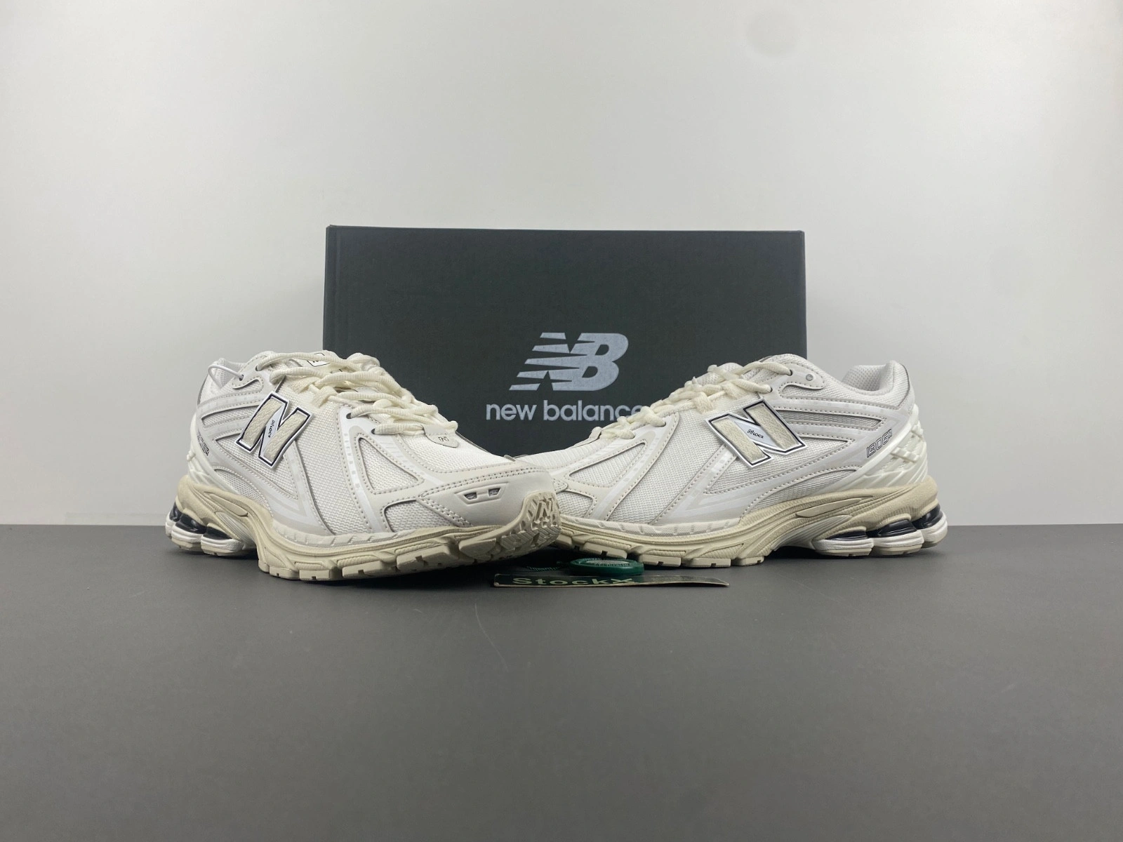 New Balance 1906R White   Black - M1906RWW