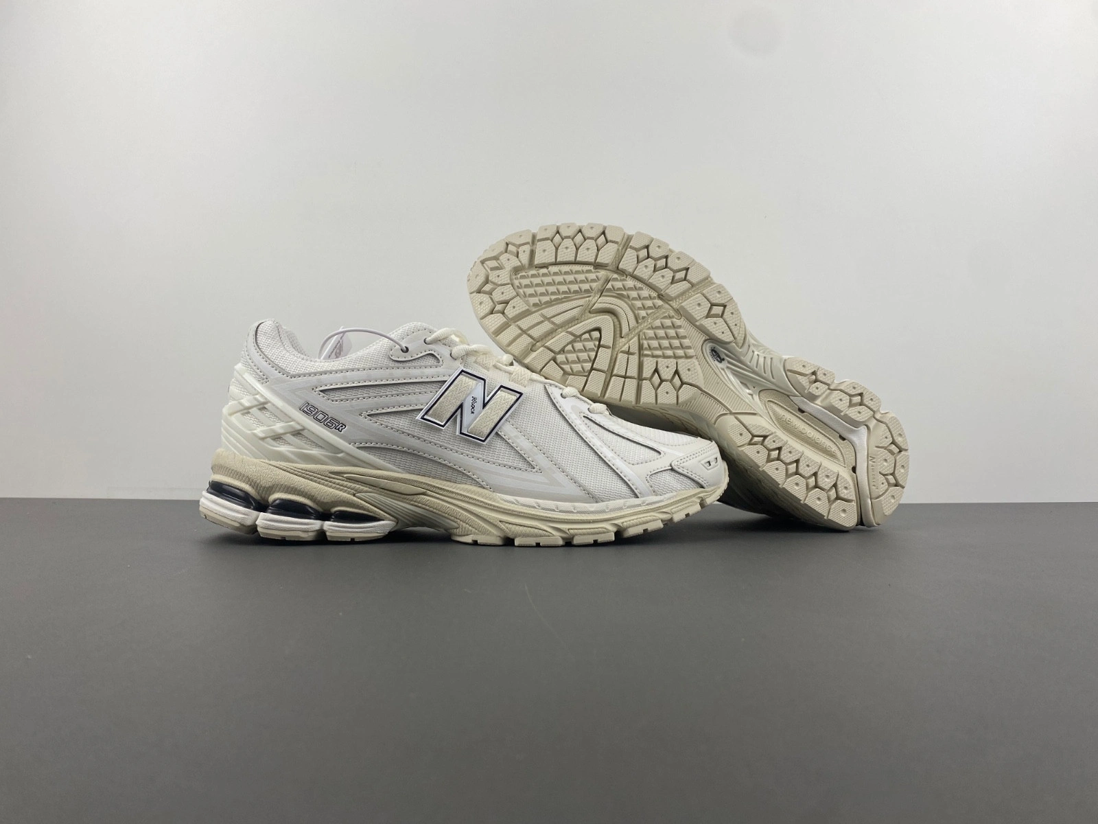 New Balance 1906R White   Black - M1906RWW