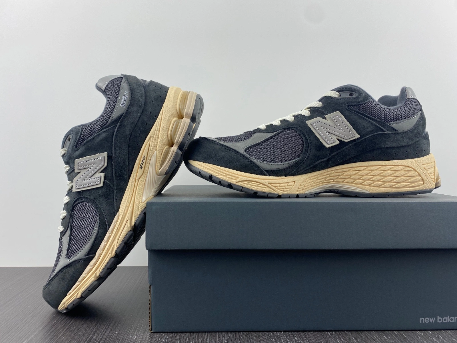 New Balance 2002R Black Dark Grey - M2002RHO
