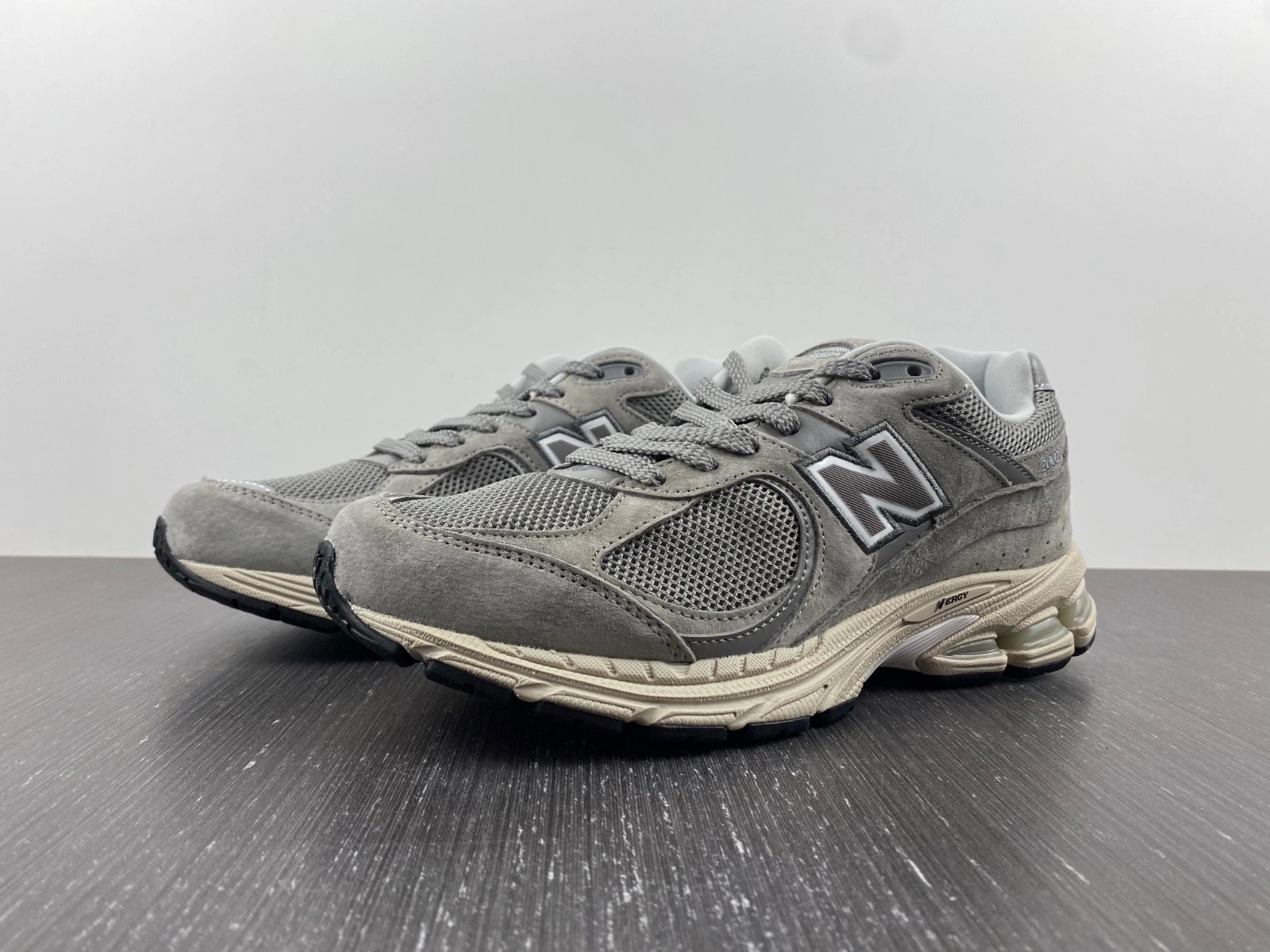 New Balance 2002R Marblehead Light Aluminum  ML2002RC