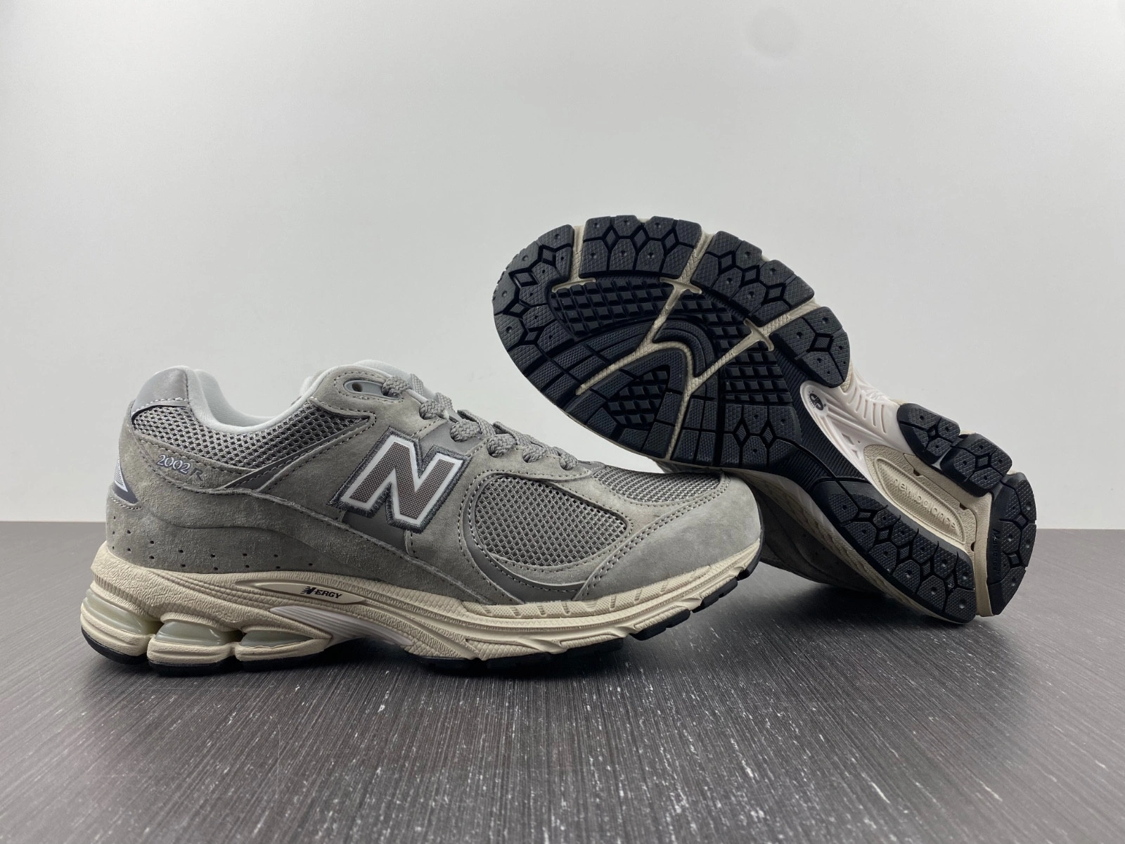 New Balance 2002R Marblehead Light Aluminum  ML2002RC
