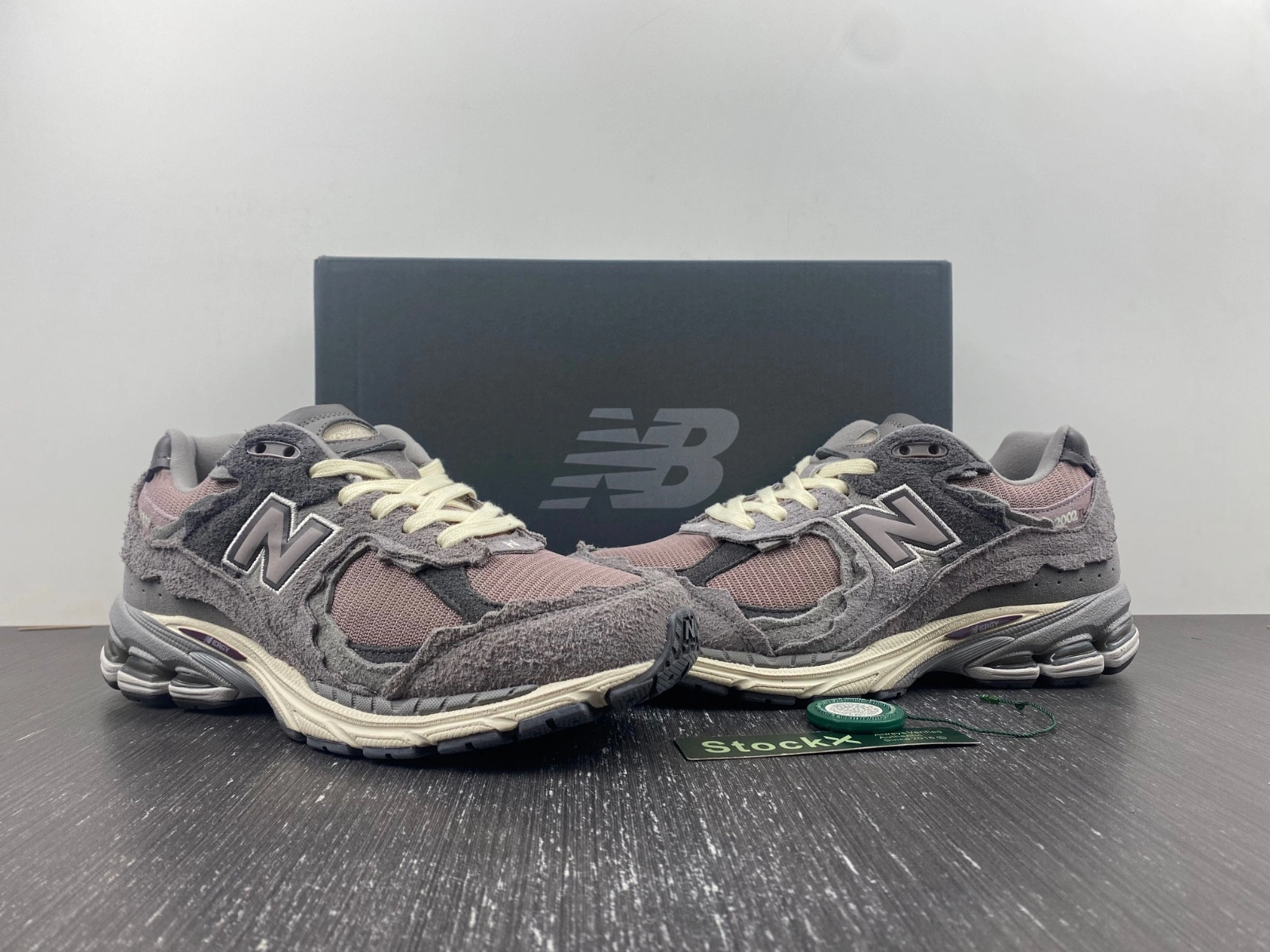 New Balance 2002R 
