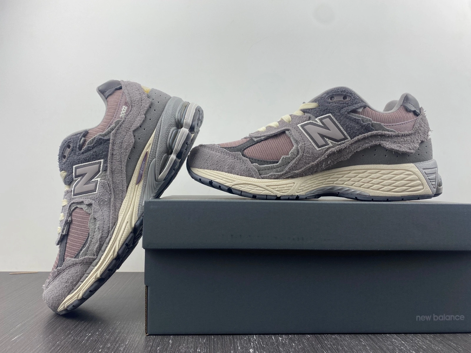 New Balance 2002R 