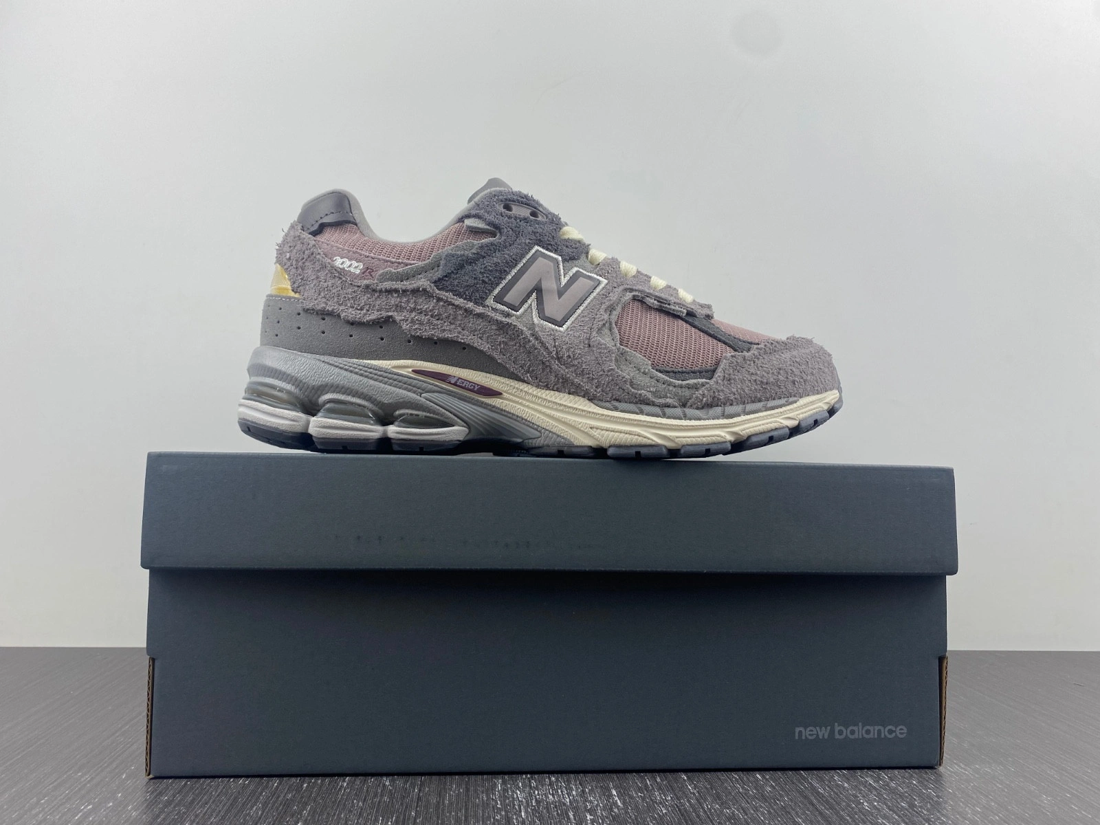 New Balance 2002R 