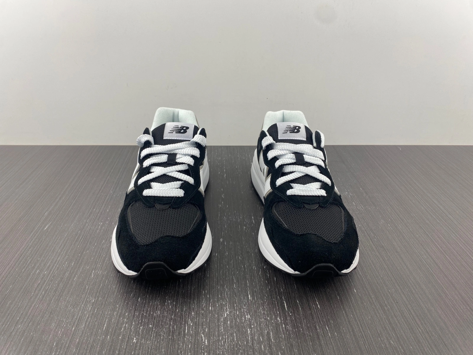 New Balance 57 40 Team Black - M5740CB