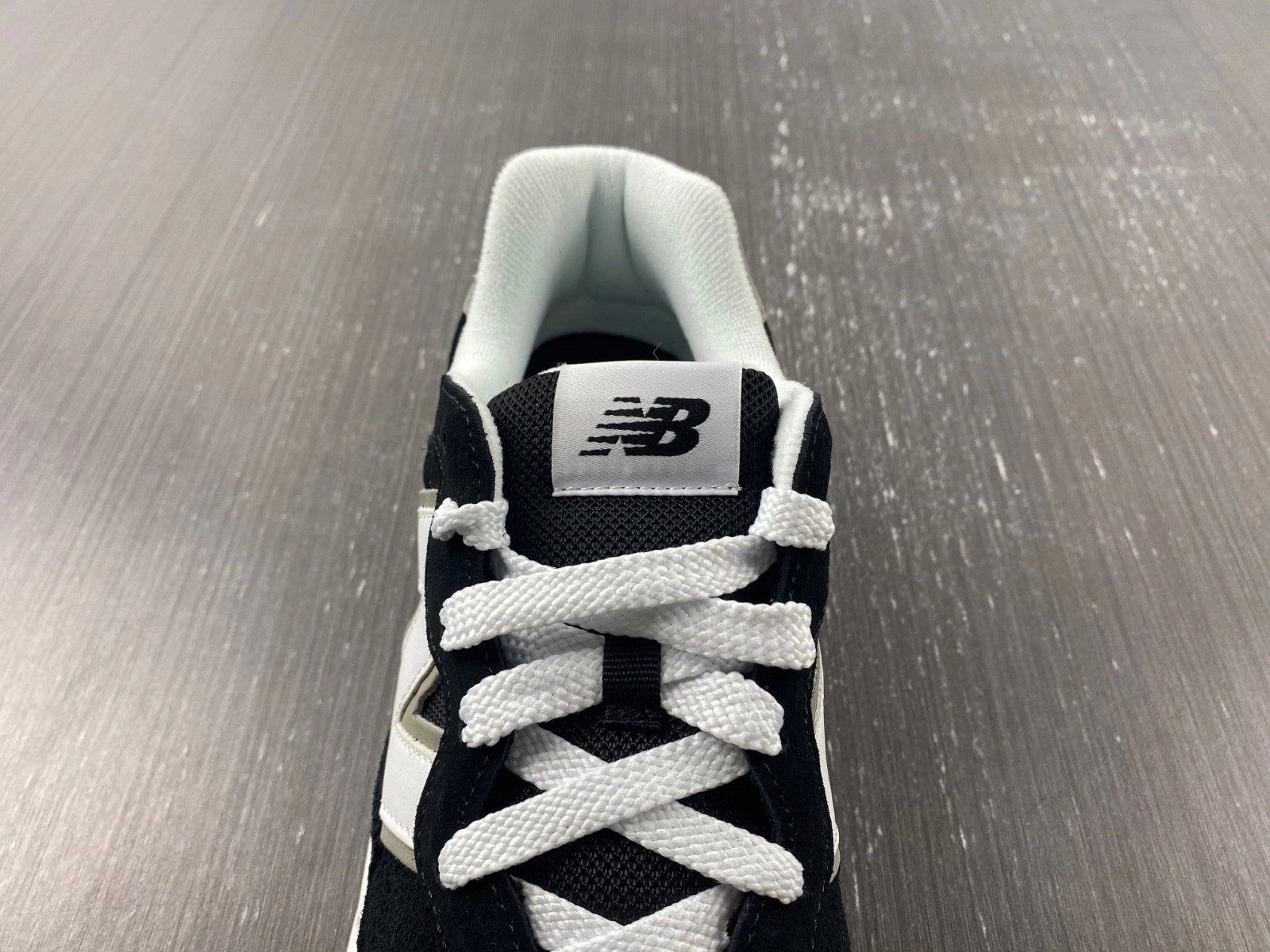 New Balance 57 40 Team Black - M5740CB