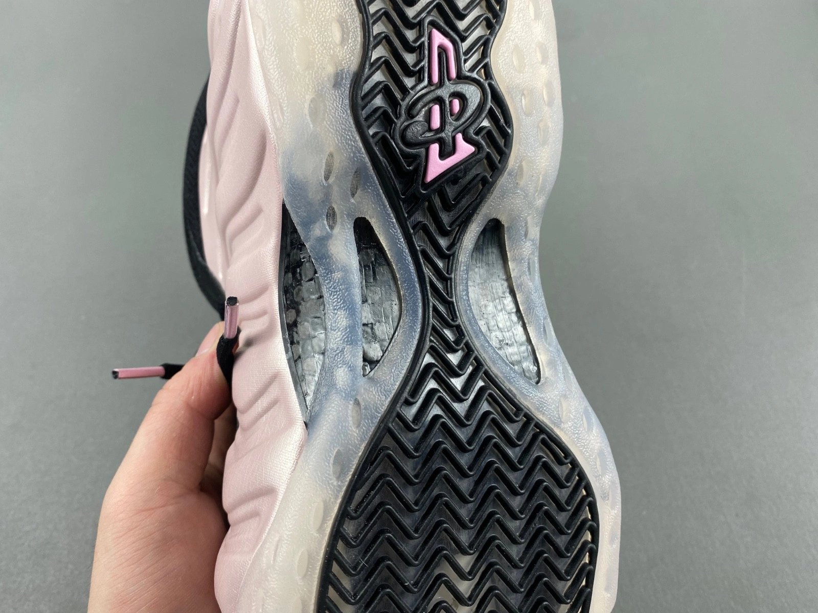 Nike Air Foamposite One DMV Cherry Blossom  HJ4187-001