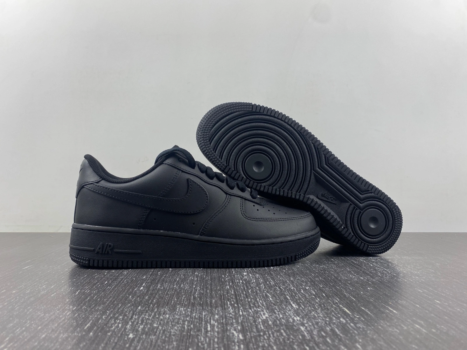 Nike Air Force 1 Low '07 'Triple Black' CW2288-001
