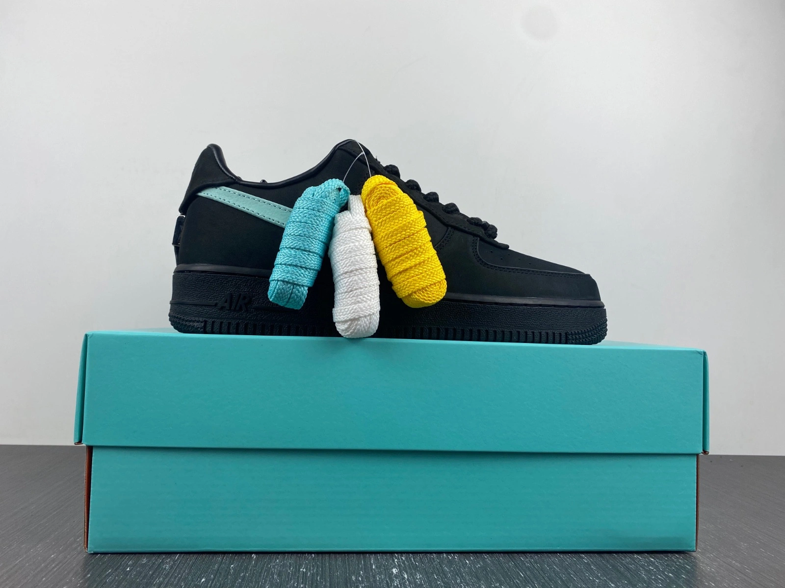 Nike Air Force 1 Low SP Tiffany And Co. - DZ1382-001