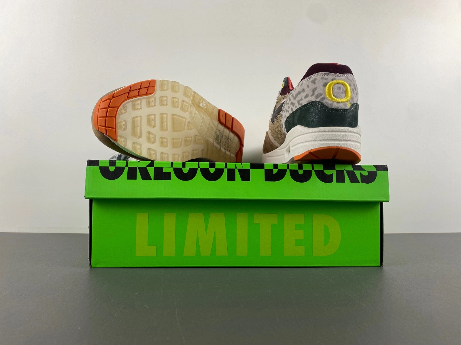 Nike Air Max 1 '87 Luxe University of Oregon PE (2024)  HQ2639-100