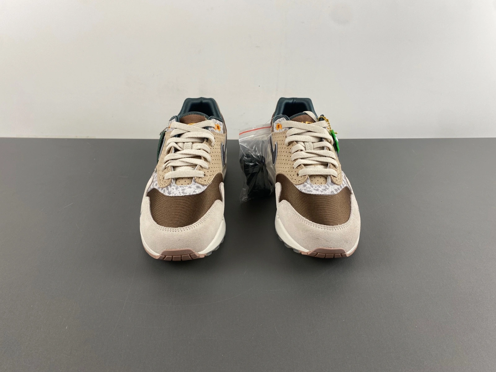 Nike Air Max 1 '87 Premium University of Oregon PE  HQ2640-200