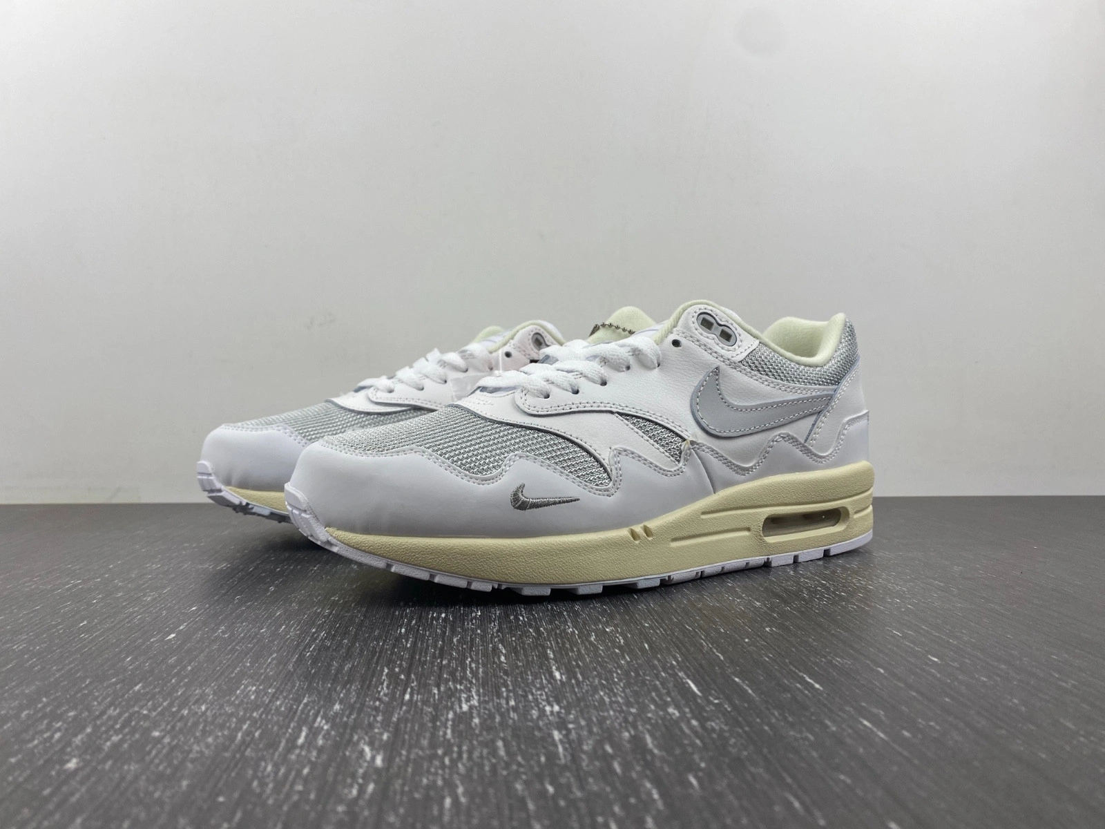 Nike Air Max 1 Patta Waves White - DQ0299-100