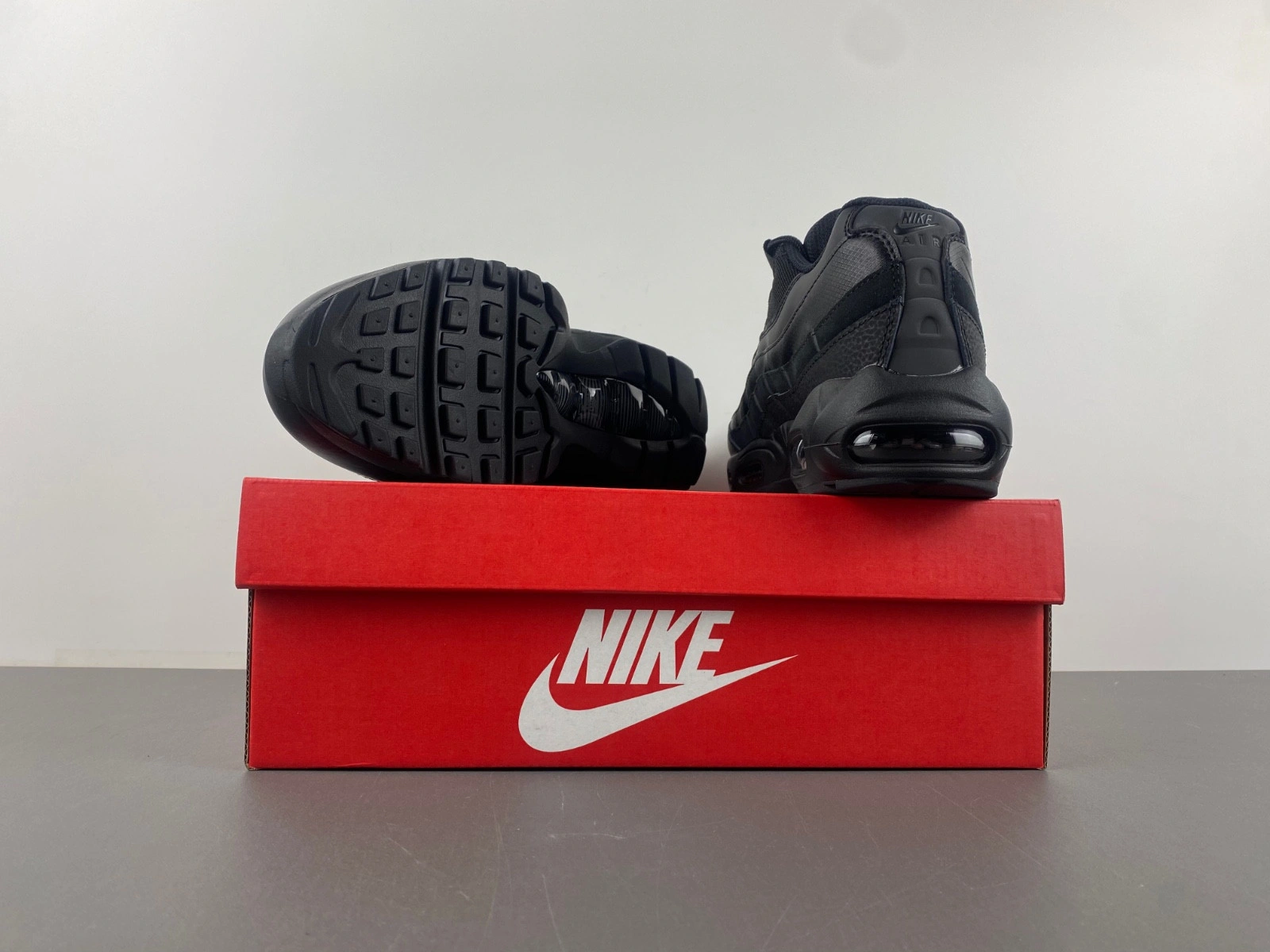 Nike Air Max 95 Essential Triple Black  CI3705-001