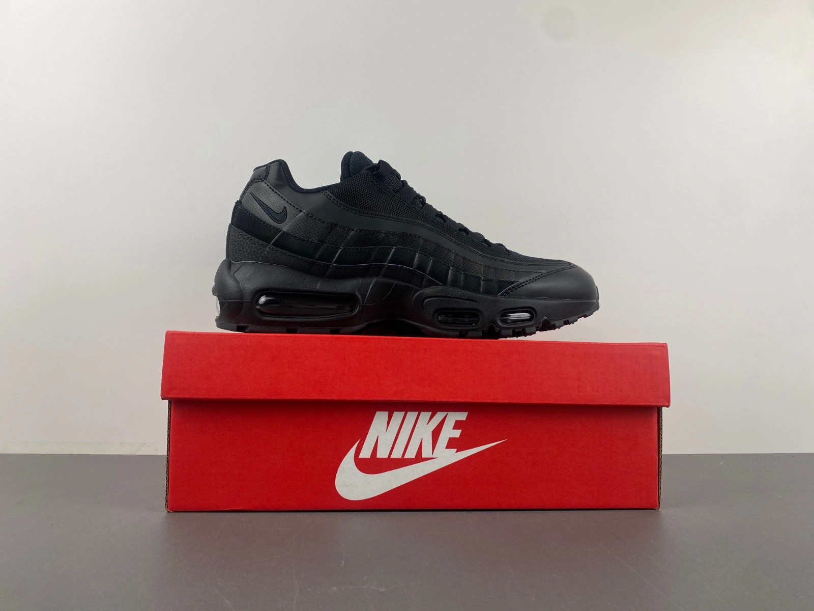 Nike Air Max 95 Essential Triple Black  CI3705-001