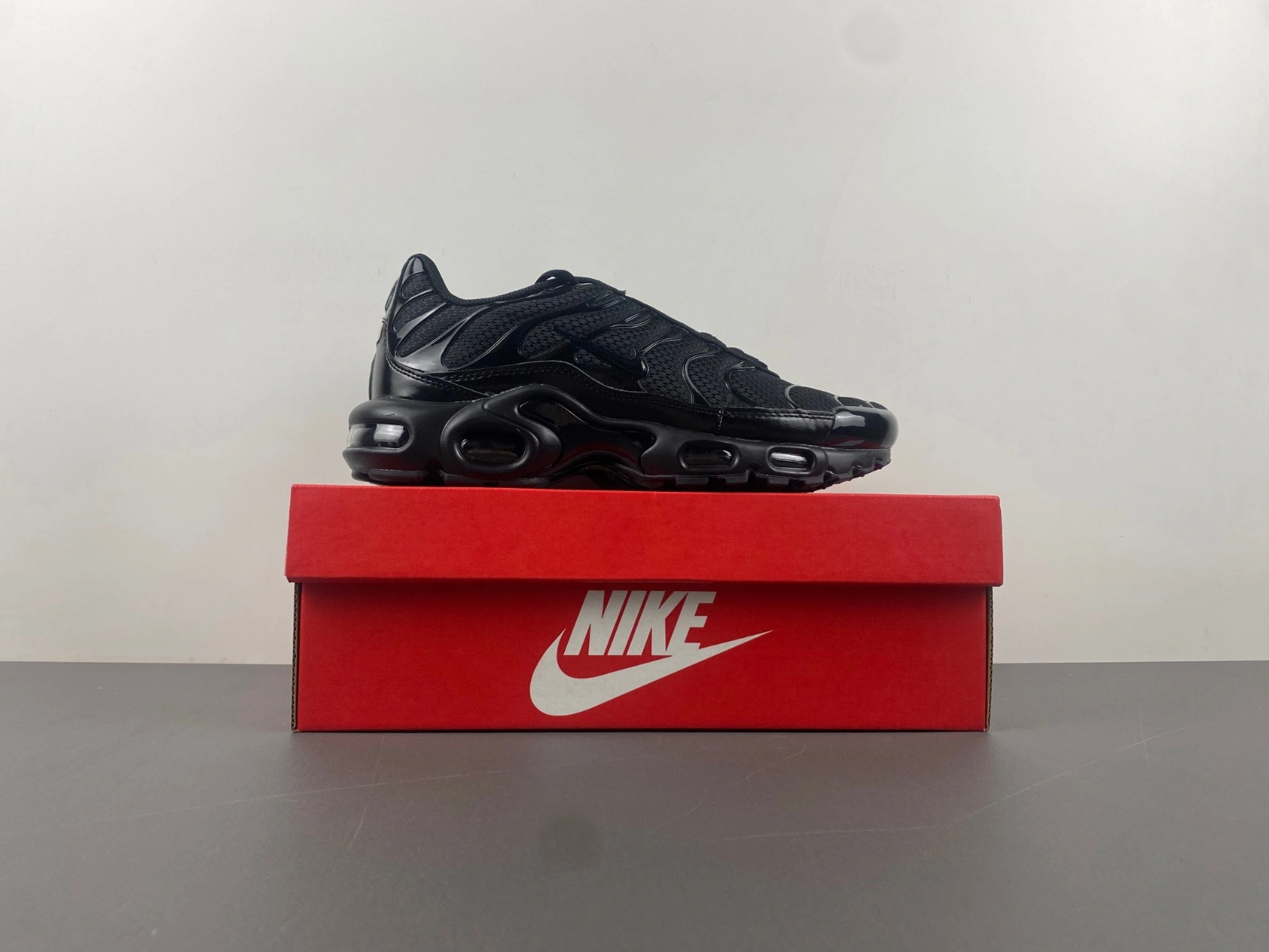 Nike Air Max Plus Triple Black Men's 604133-050