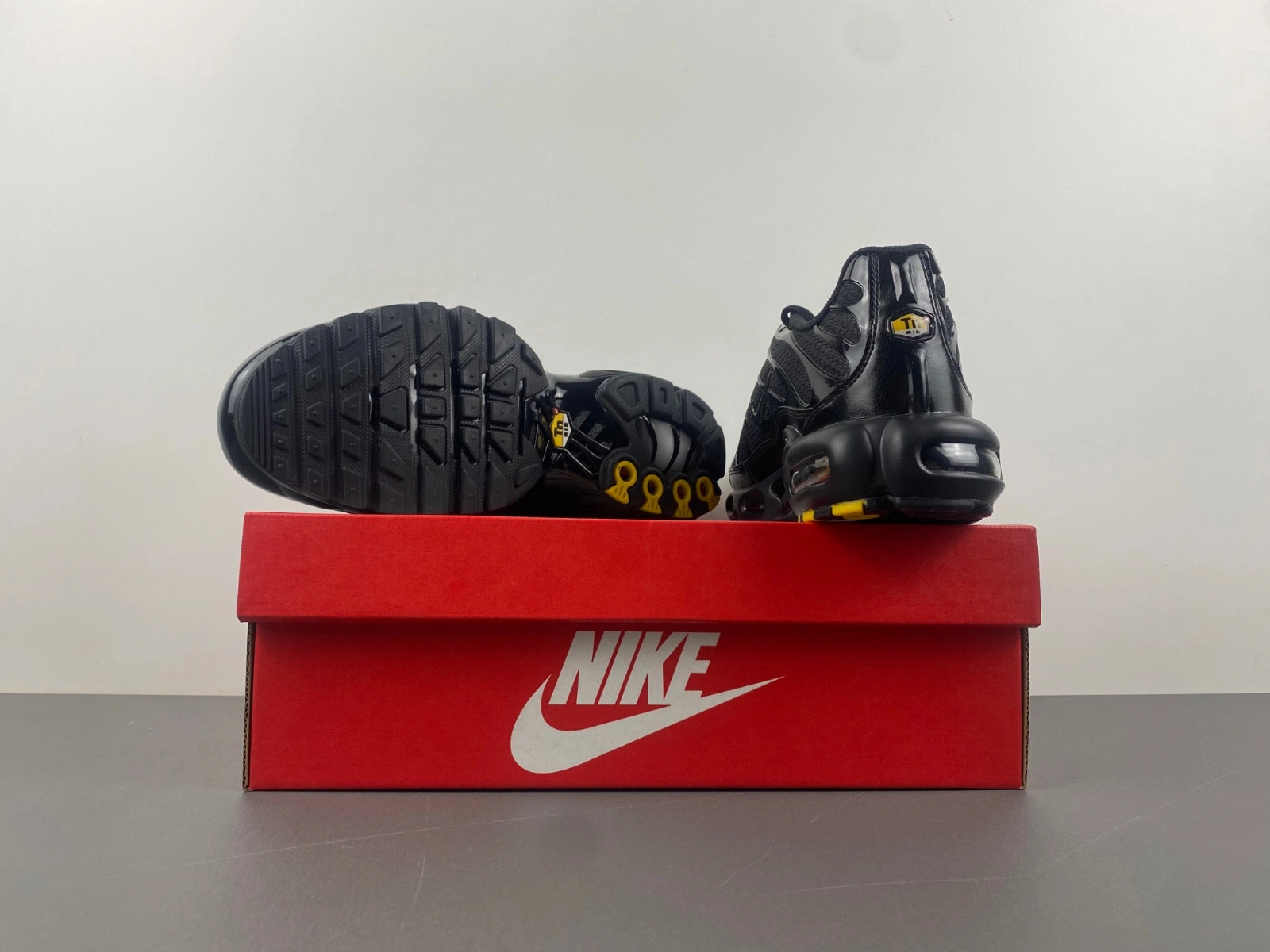Nike Air Max Plus Triple Black Men's 604133-050