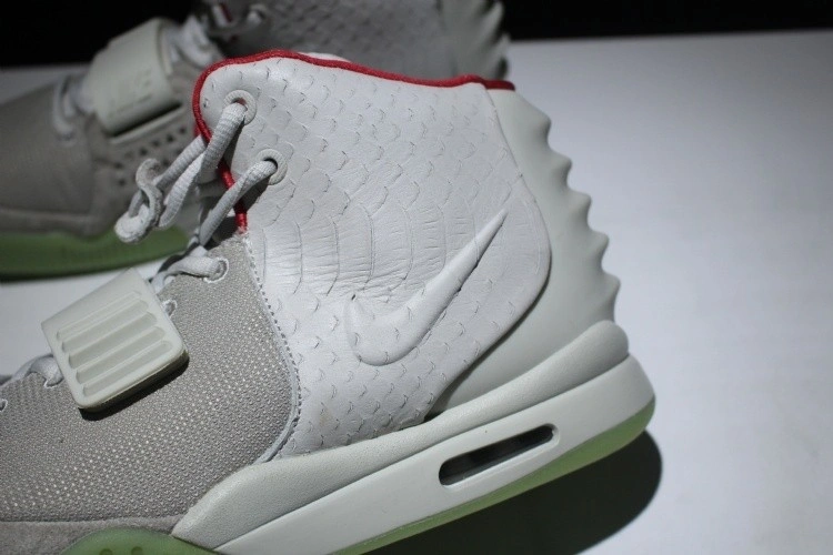 Nike Air Yeezy 2 Pure Platinum  508214-010