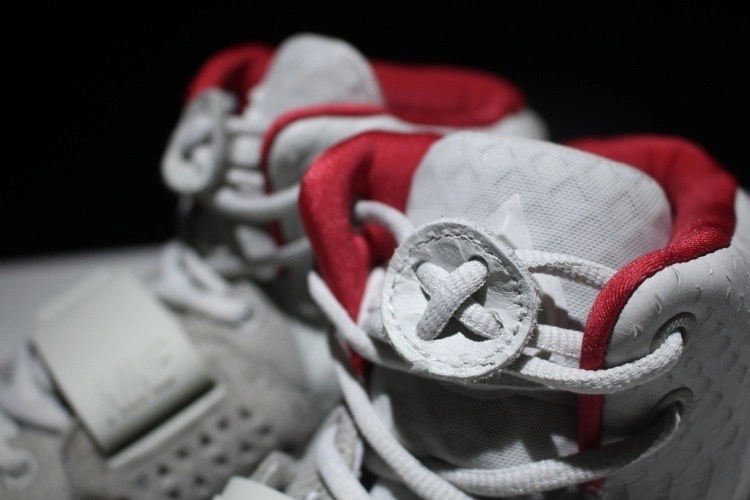 Nike Air Yeezy 2 Pure Platinum  508214-010