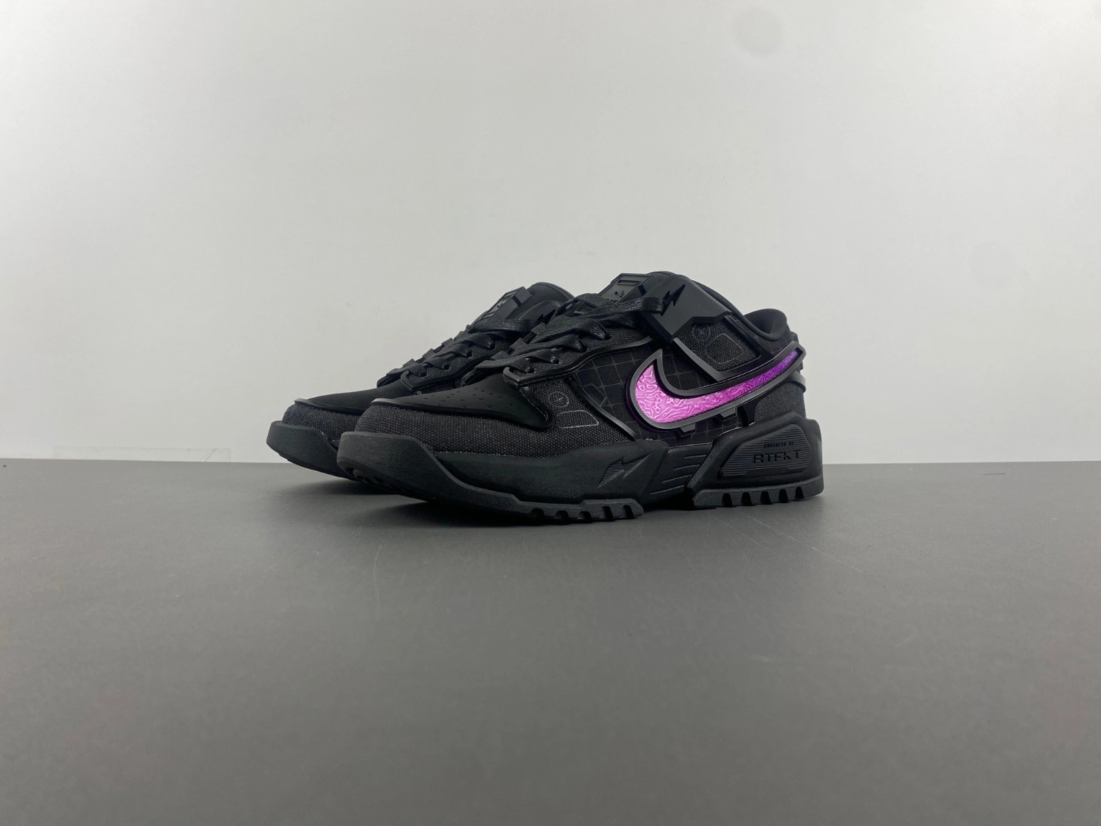 Nike Dunk Genesis Low RTFKT Void (Edition of 11394)  HM4465-001