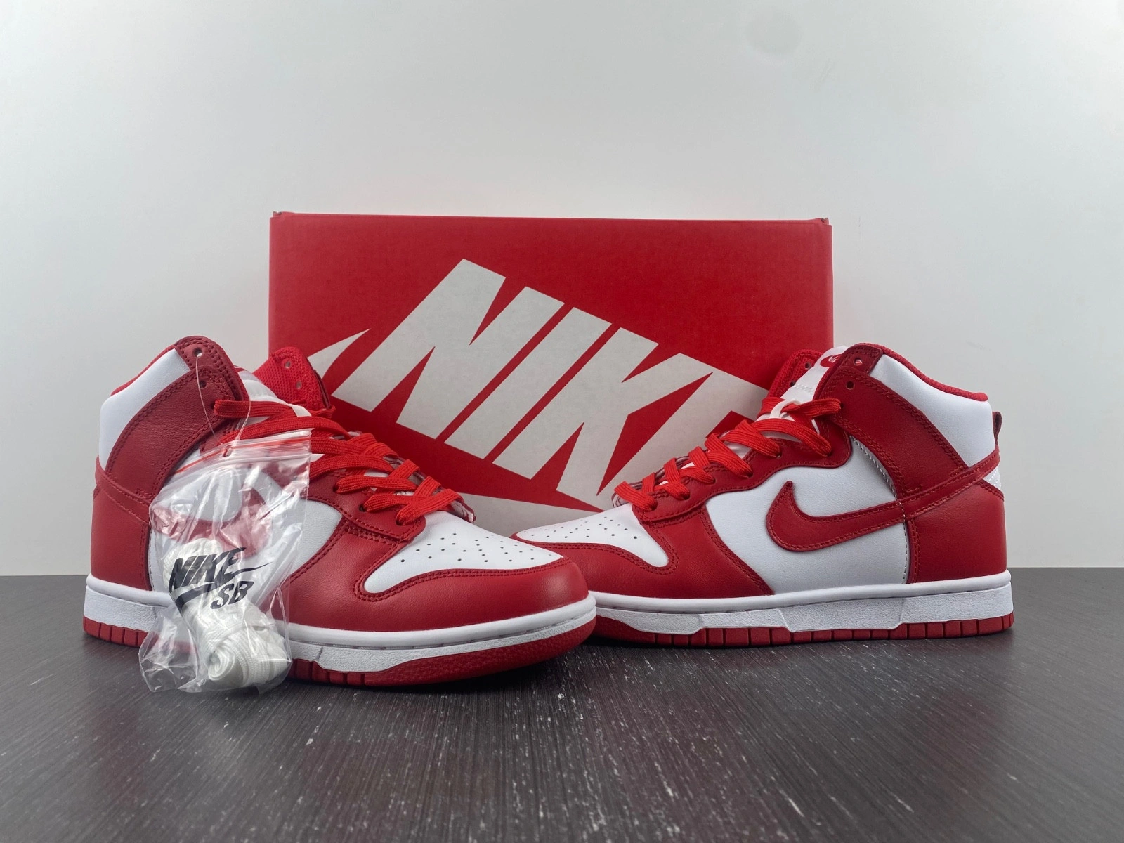 Nike Dunk High Championship White Red  DD1399-106