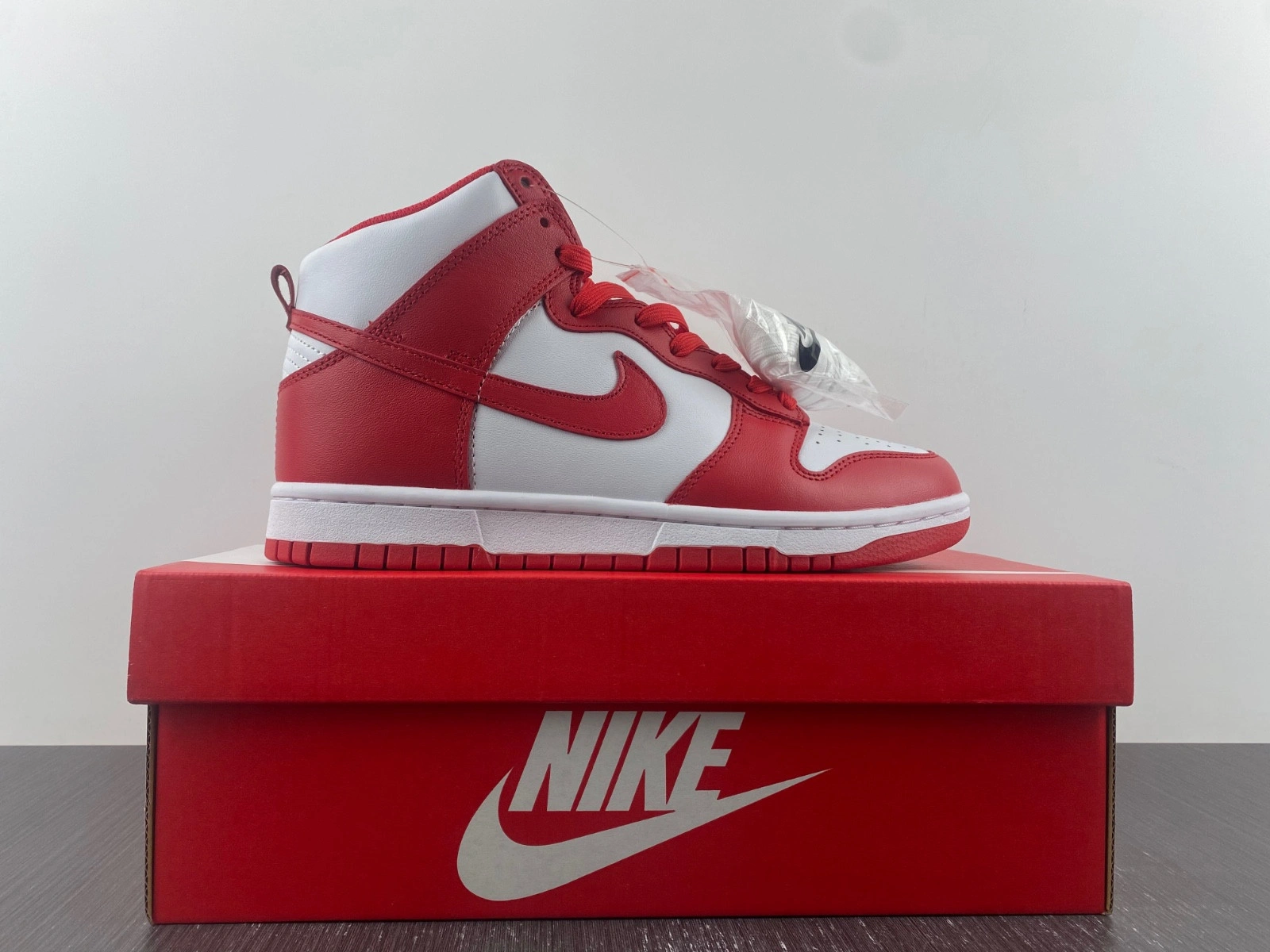 Nike Dunk High Championship White Red  DD1399-106