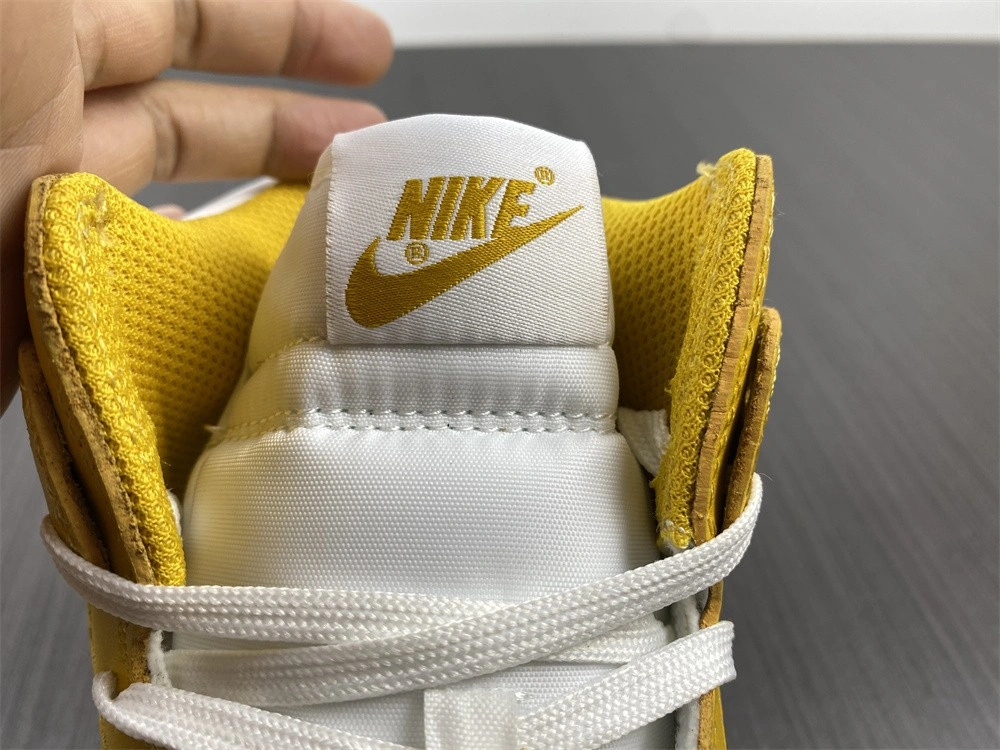 Nike Dunk High Dark Sulfur (W) - DD1869-106