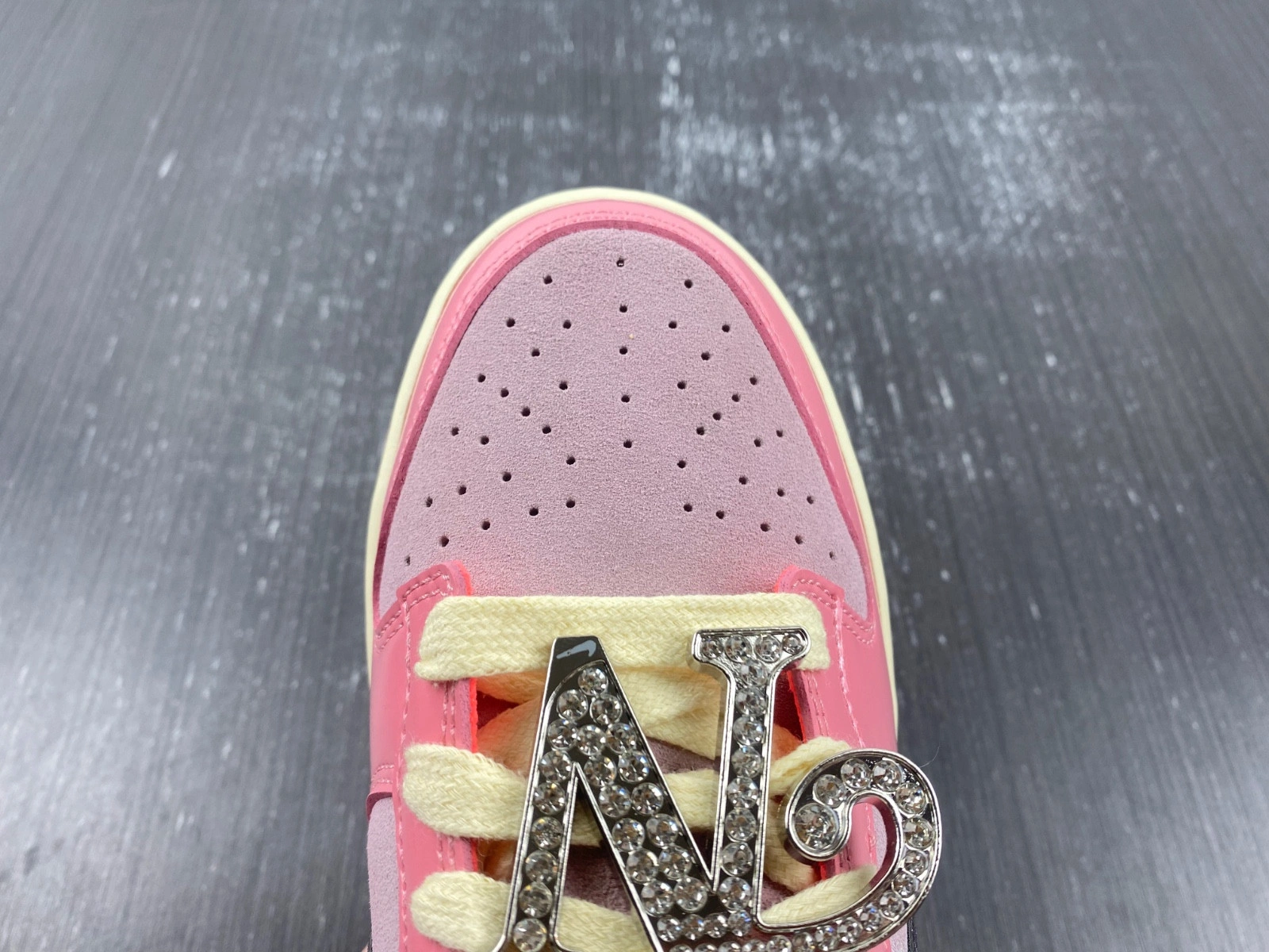 Nike Dunk Low “Barbie”  FN8927-621