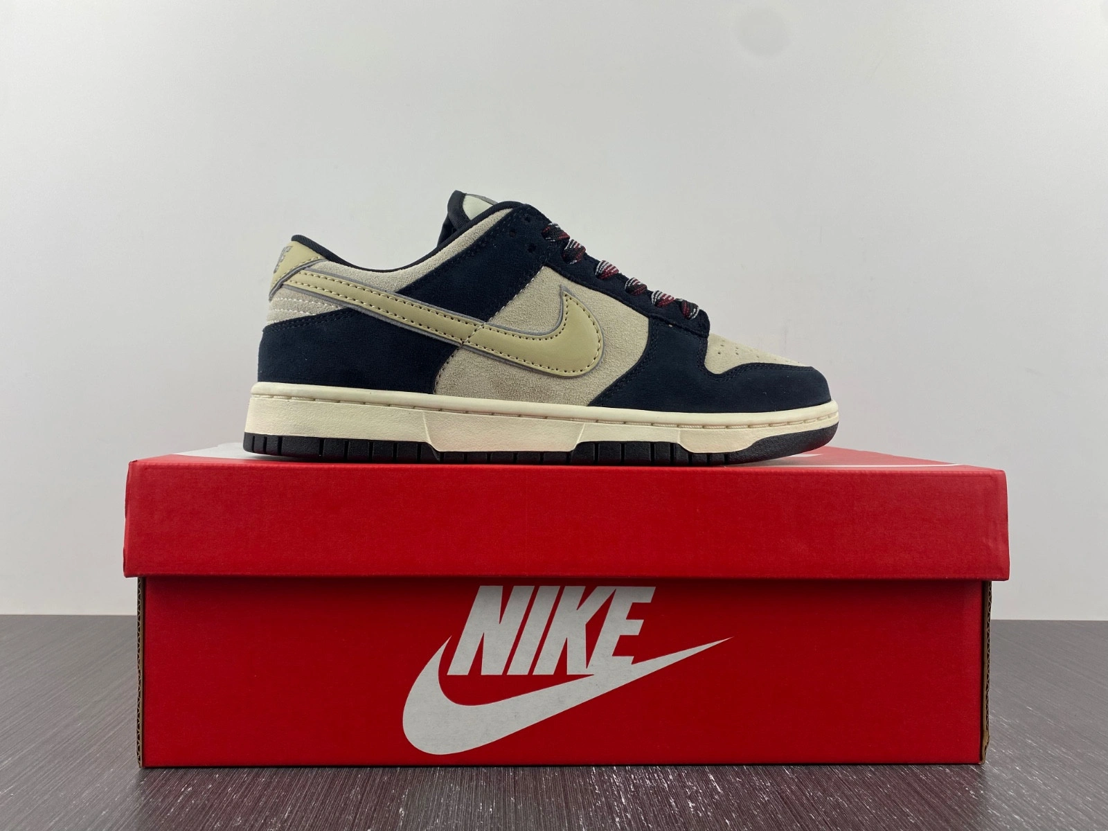 Nike Dunk Low Black Suede DV3054-001