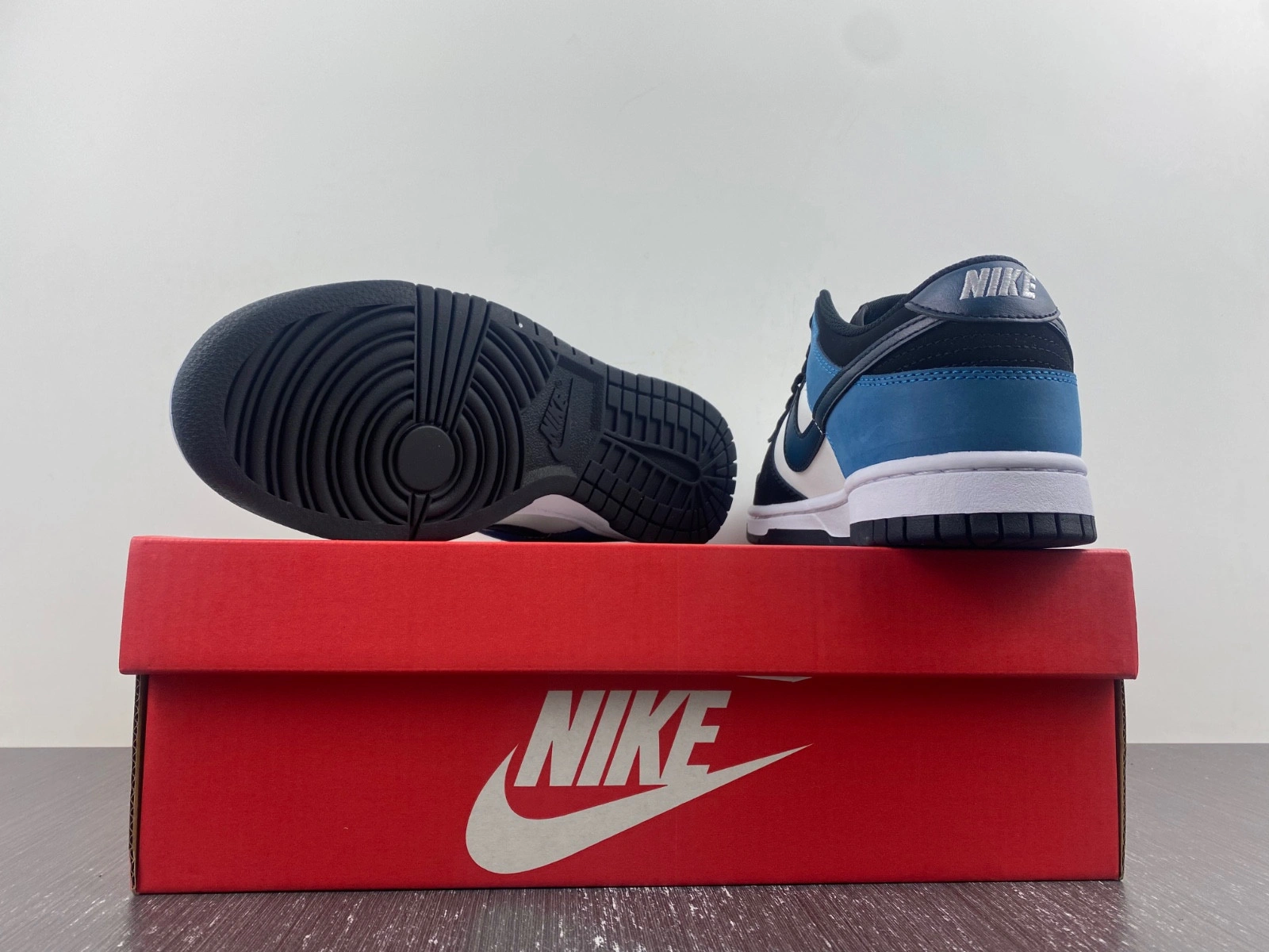 Nike Dunk Low 