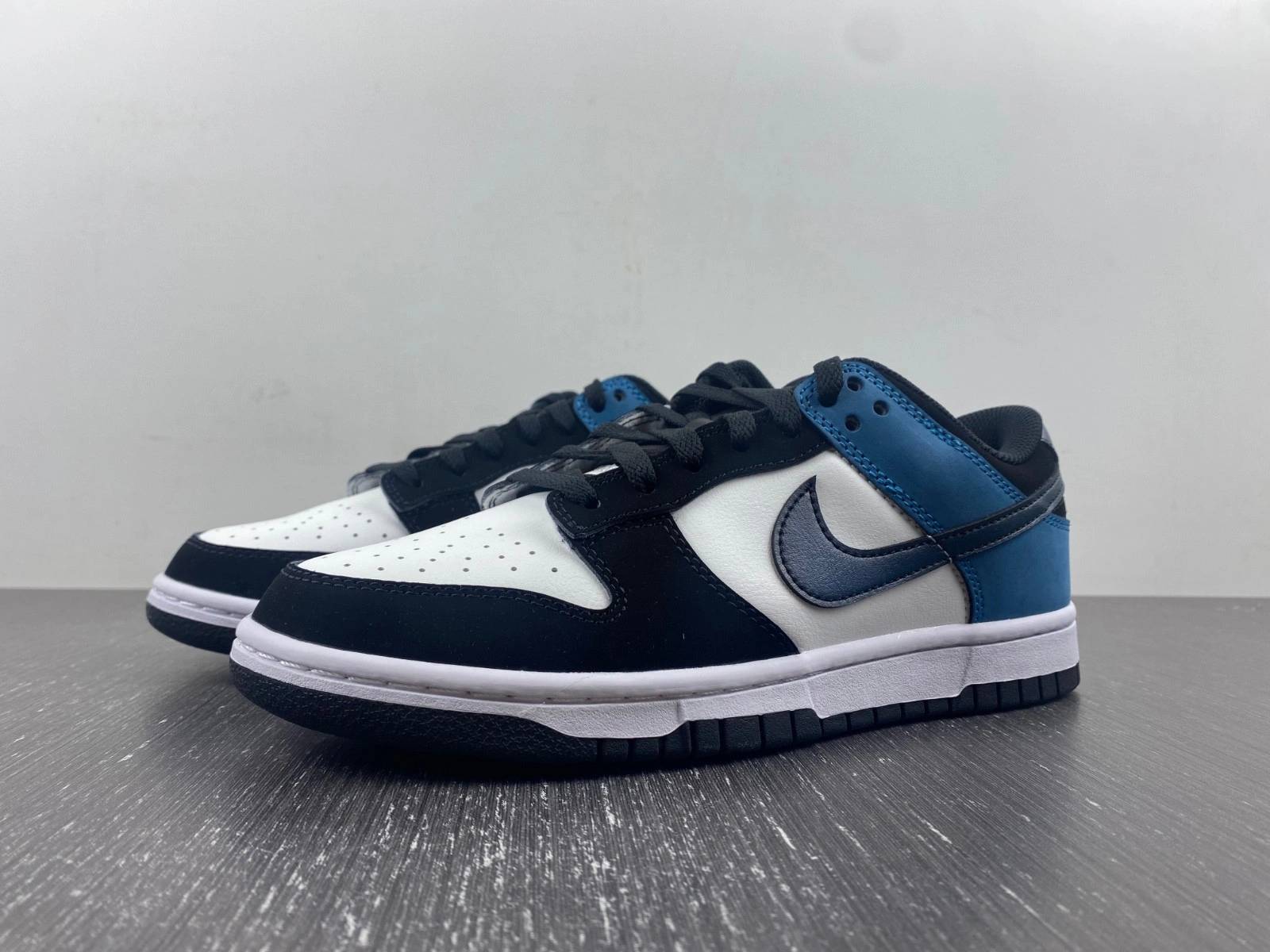 Nike Dunk Low "Black Teal" FD6923-100