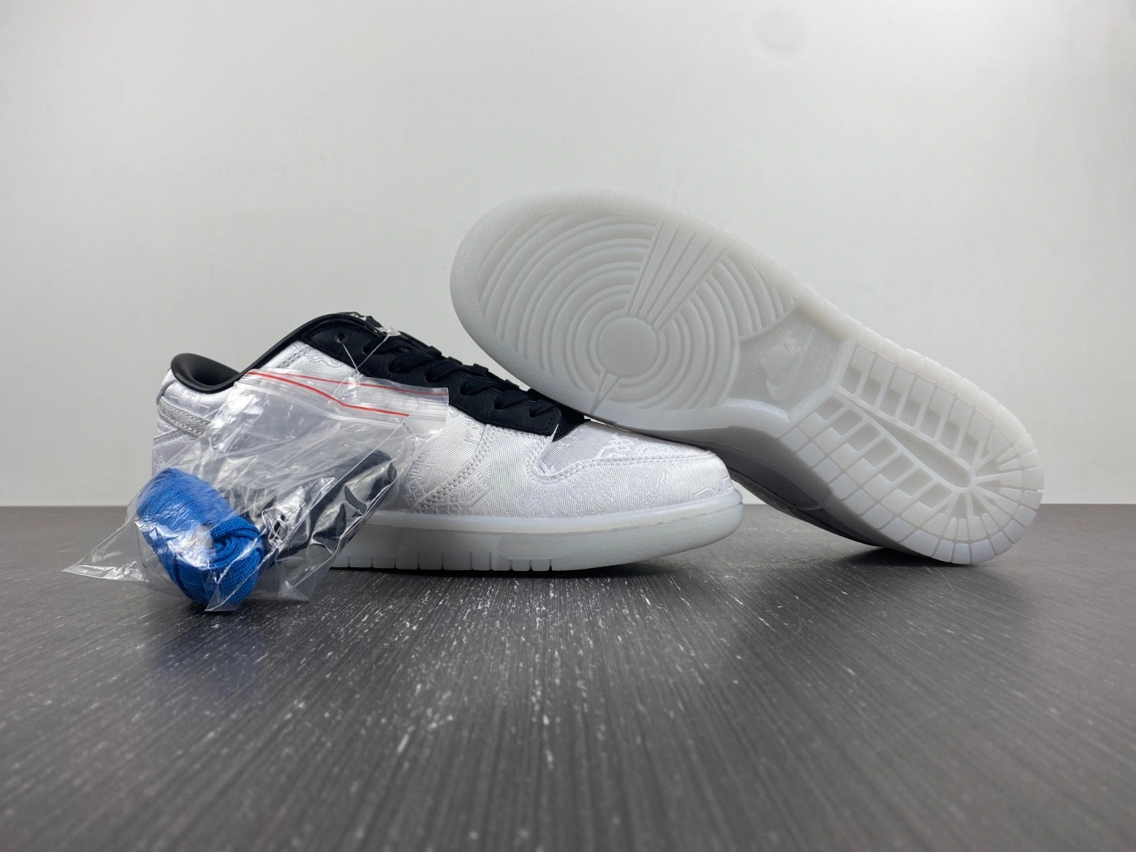 Nike Dunk Low CLOT x fragment   FN0315-110