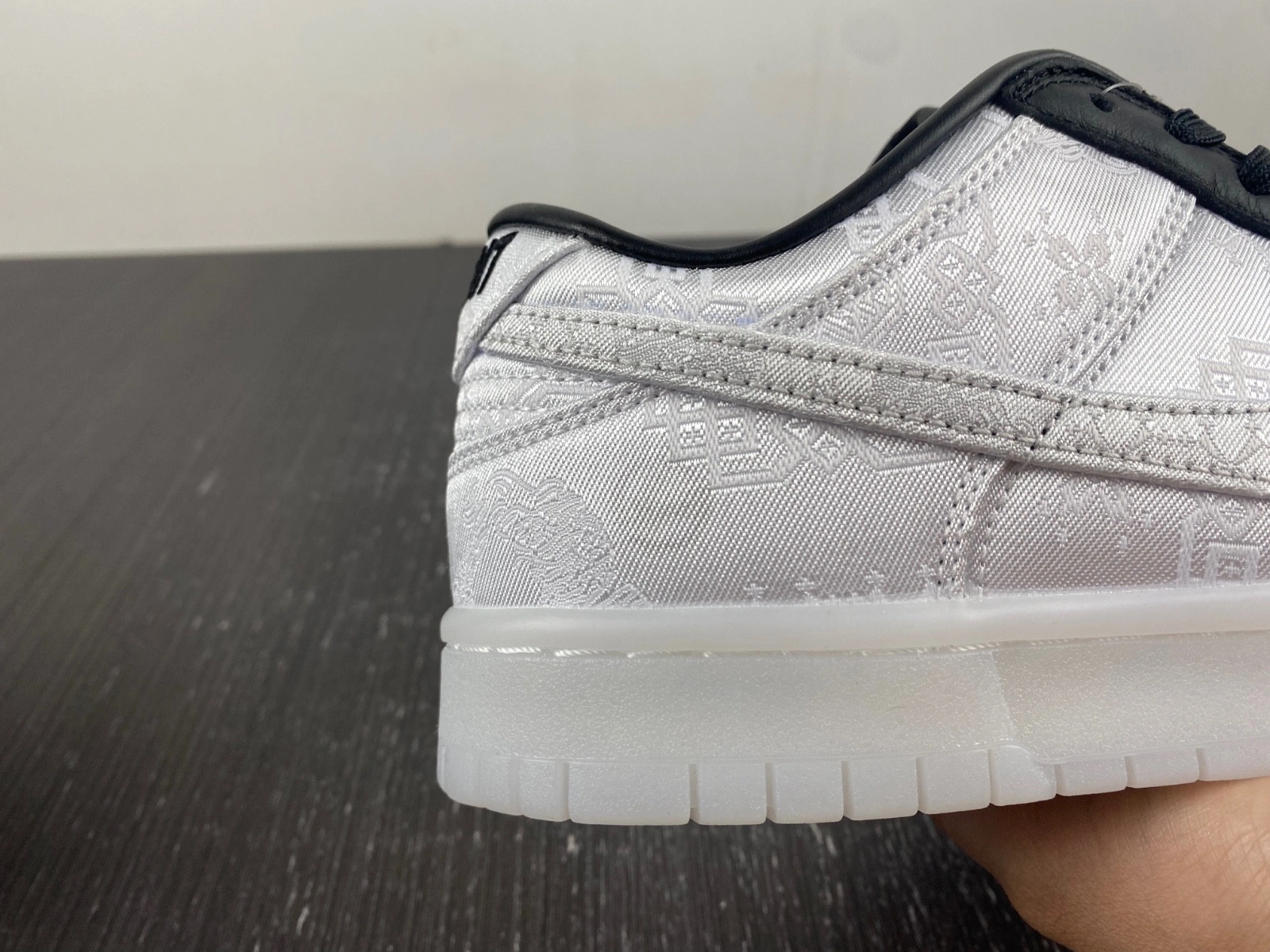 Nike Dunk Low CLOT x fragment   FN0315-110