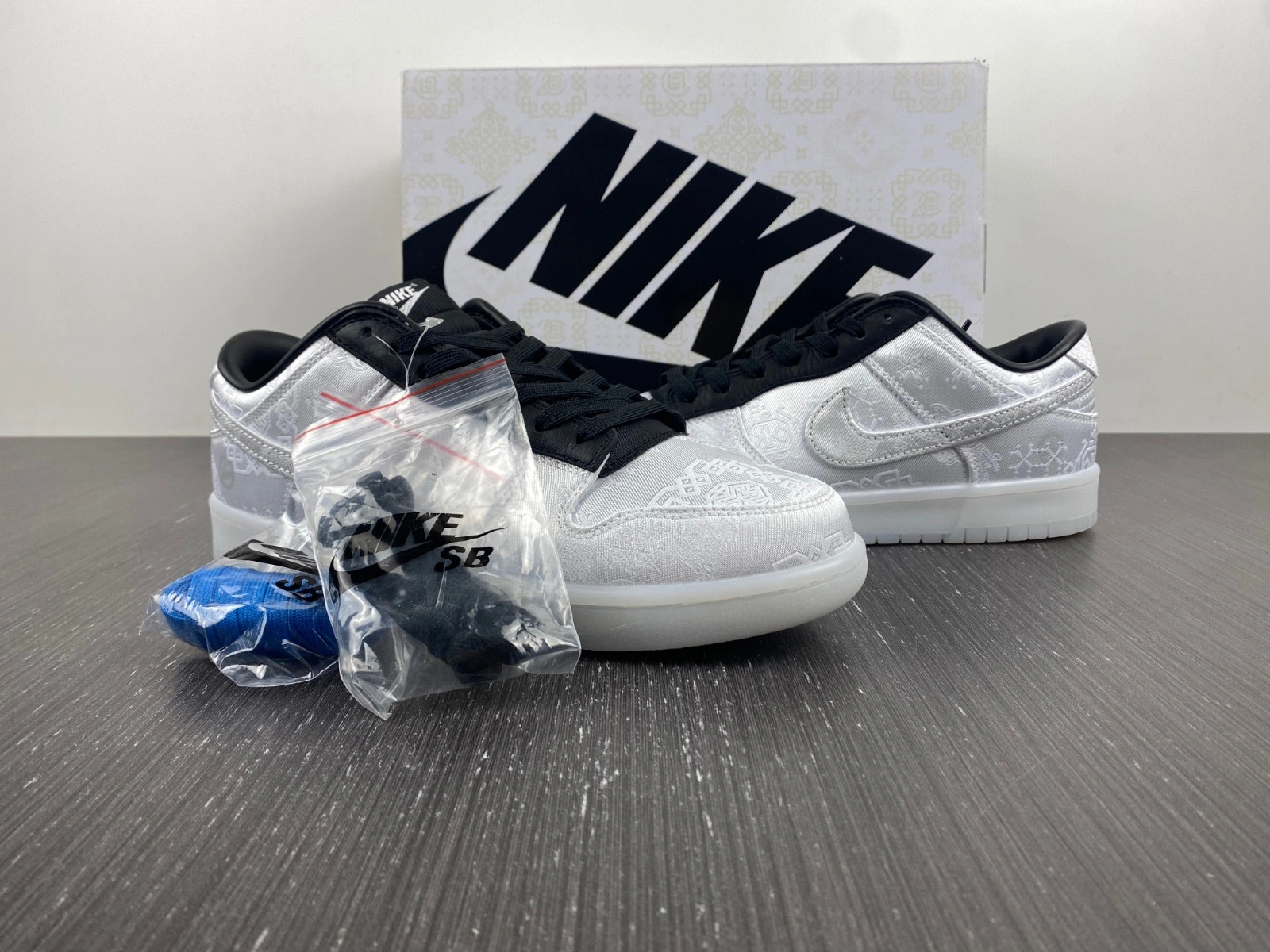 Nike Dunk Low CLOT x fragment   FN0315-110