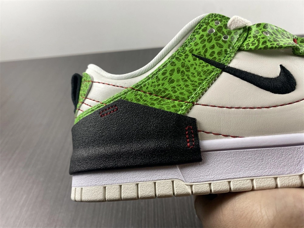 Nike Dunk Low Disrupt 2 Just Do It Snakeskin Green (W)  DV1491-101