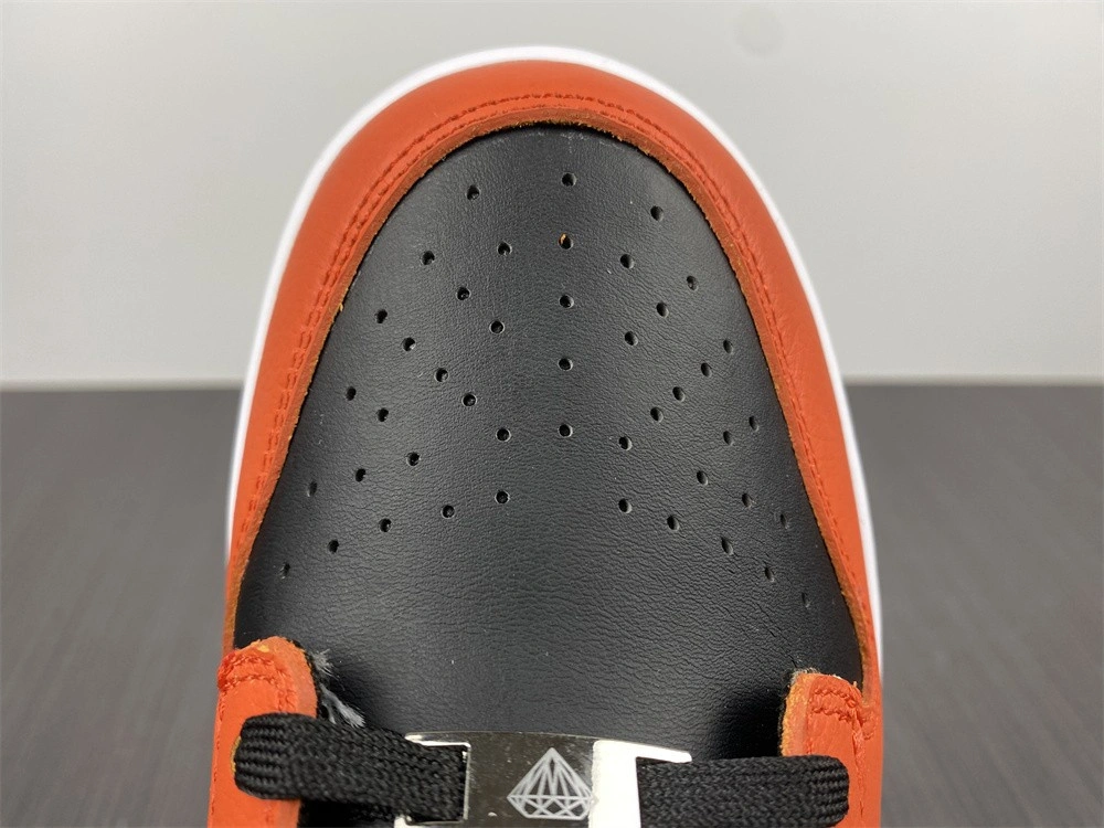 Nike Dunk Low EMB NBA 75th Anniversary Knicks  DD3363-002