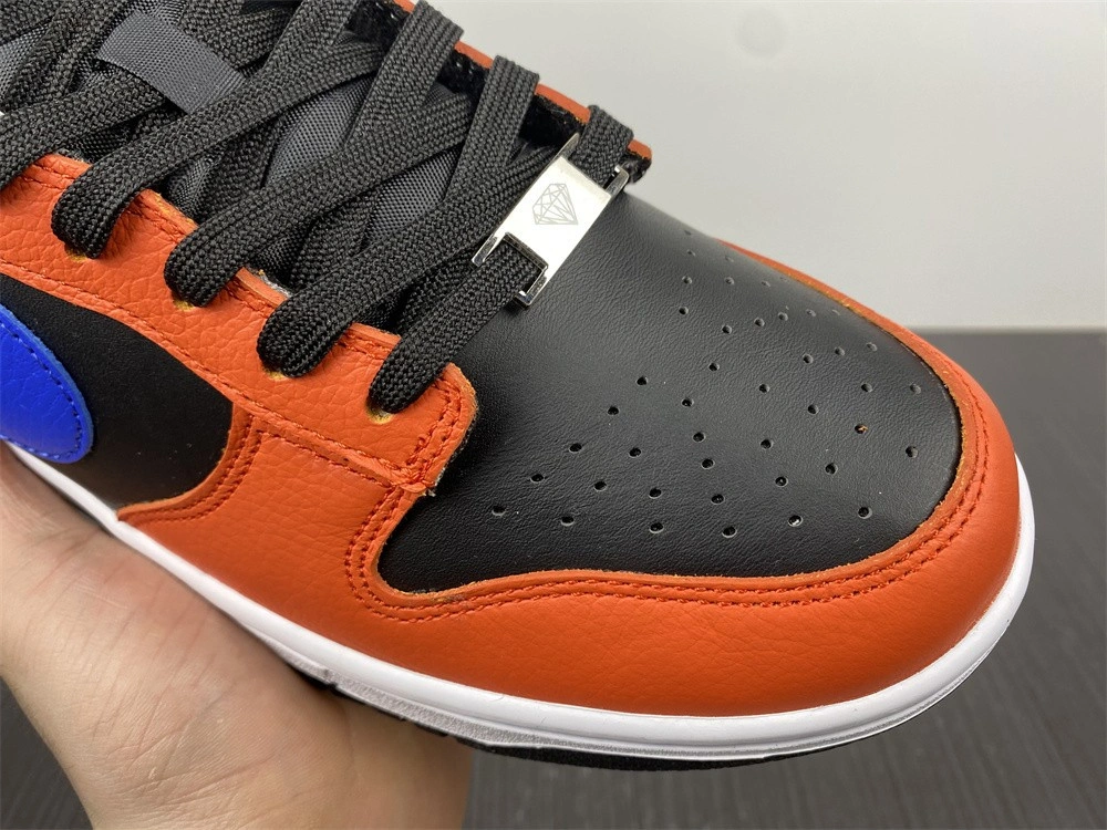 Nike Dunk Low EMB NBA 75th Anniversary Knicks  DD3363-002