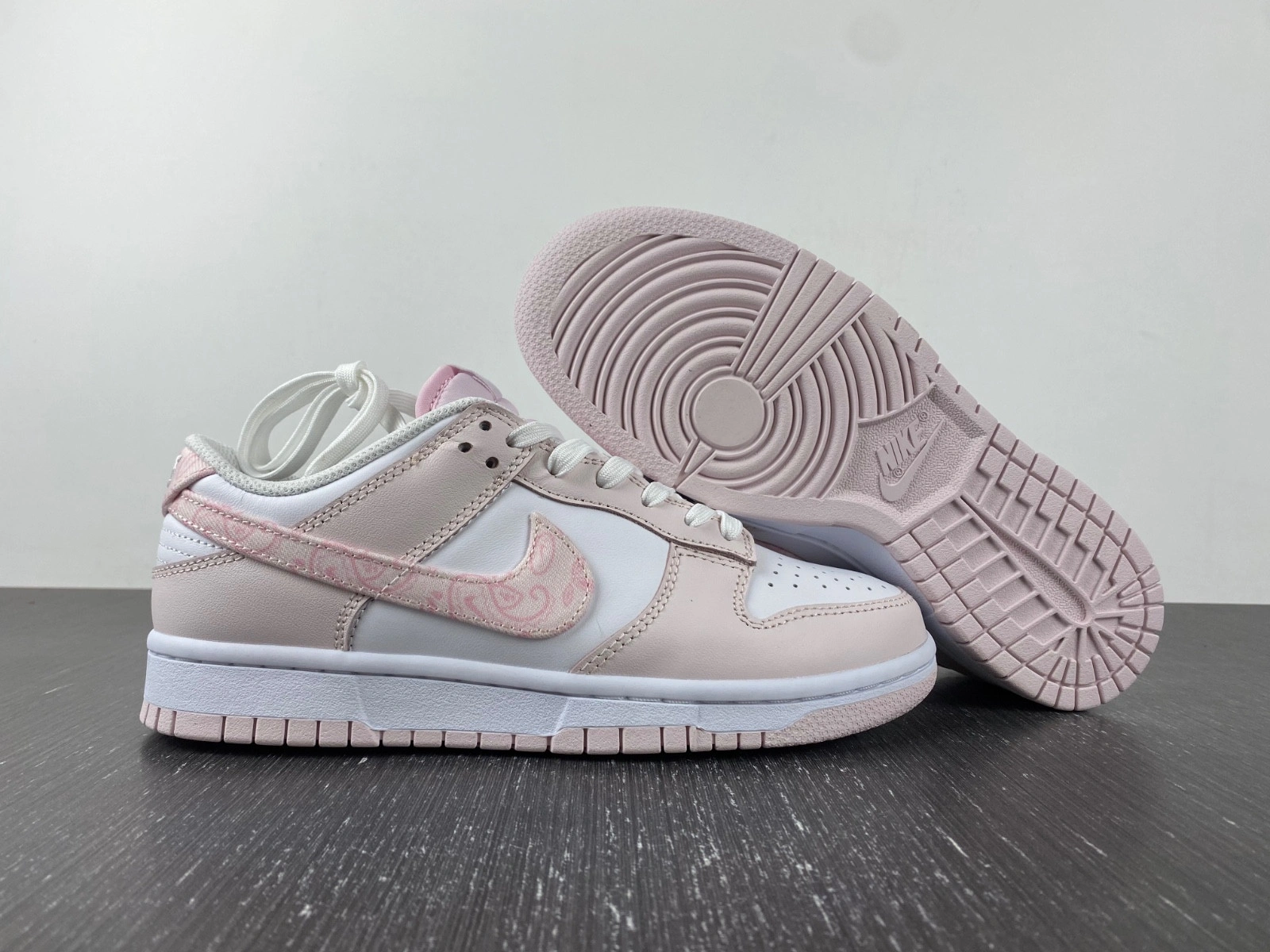 Nike Dunk Low Essential Paisley Pack Pink (W)   FD1449-100