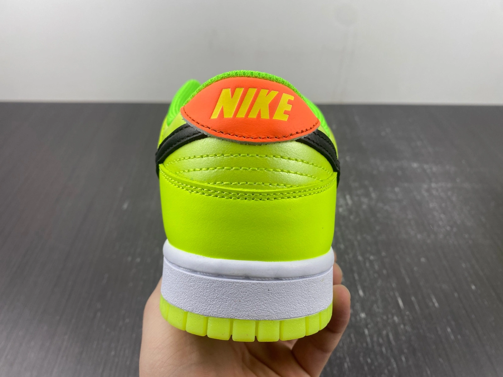 Nike Dunk Low Glow In The Dark FJ4610-702